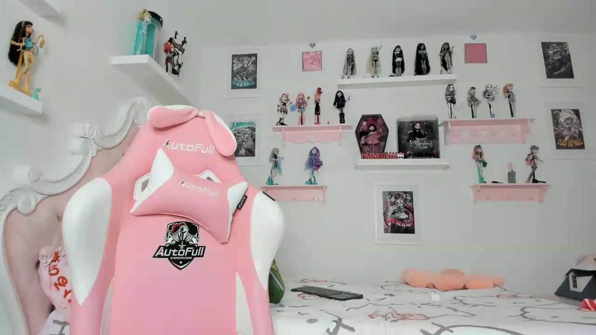 Gallery image thumbnail from Cherrycute666's myfreecams stream on, 07/26/2026, 09:44 image 6 of 20