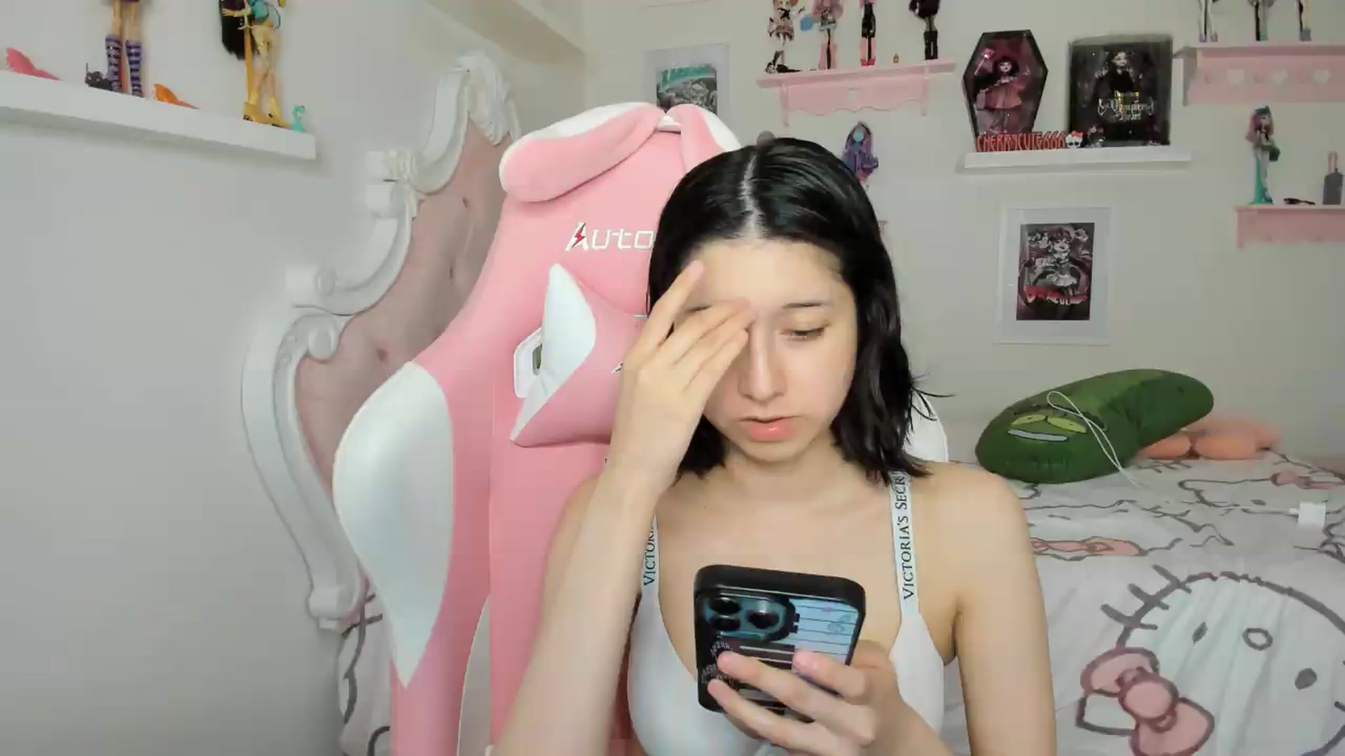 Gallery image thumbnail from Cherrycute666's myfreecams stream on, 07/26/2026, 10:18 image 7 of 20