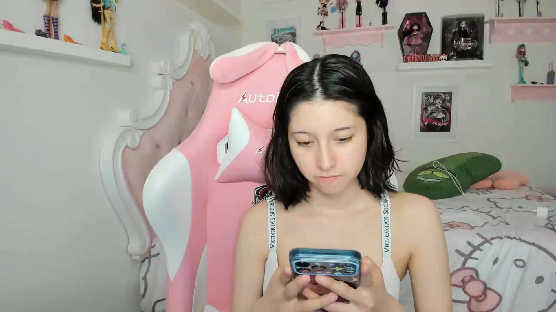 Gallery image thumbnail from Cherrycute666's myfreecams stream on, 07/26/2026, 10:18 image 4 of 20