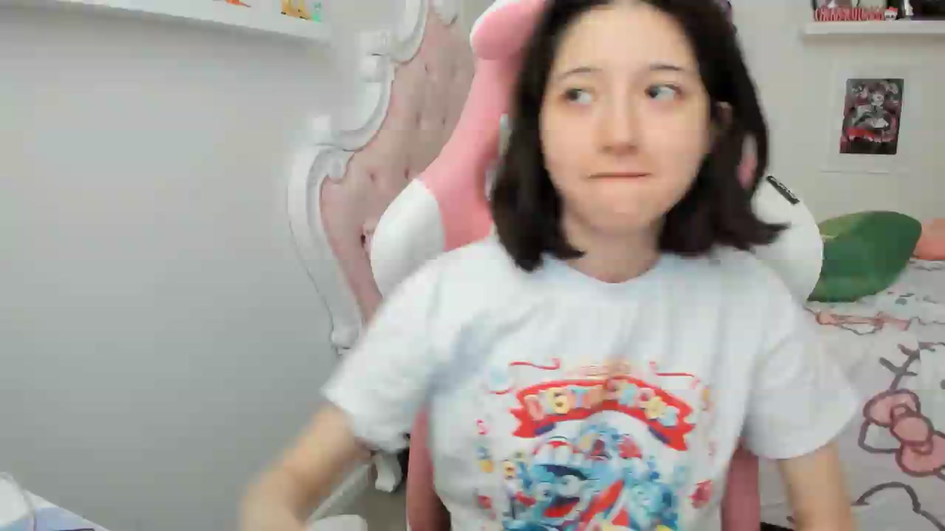 Gallery image thumbnail from Cherrycute666's myfreecams stream on, 07/27/2026, 24:59 image 4 of 20