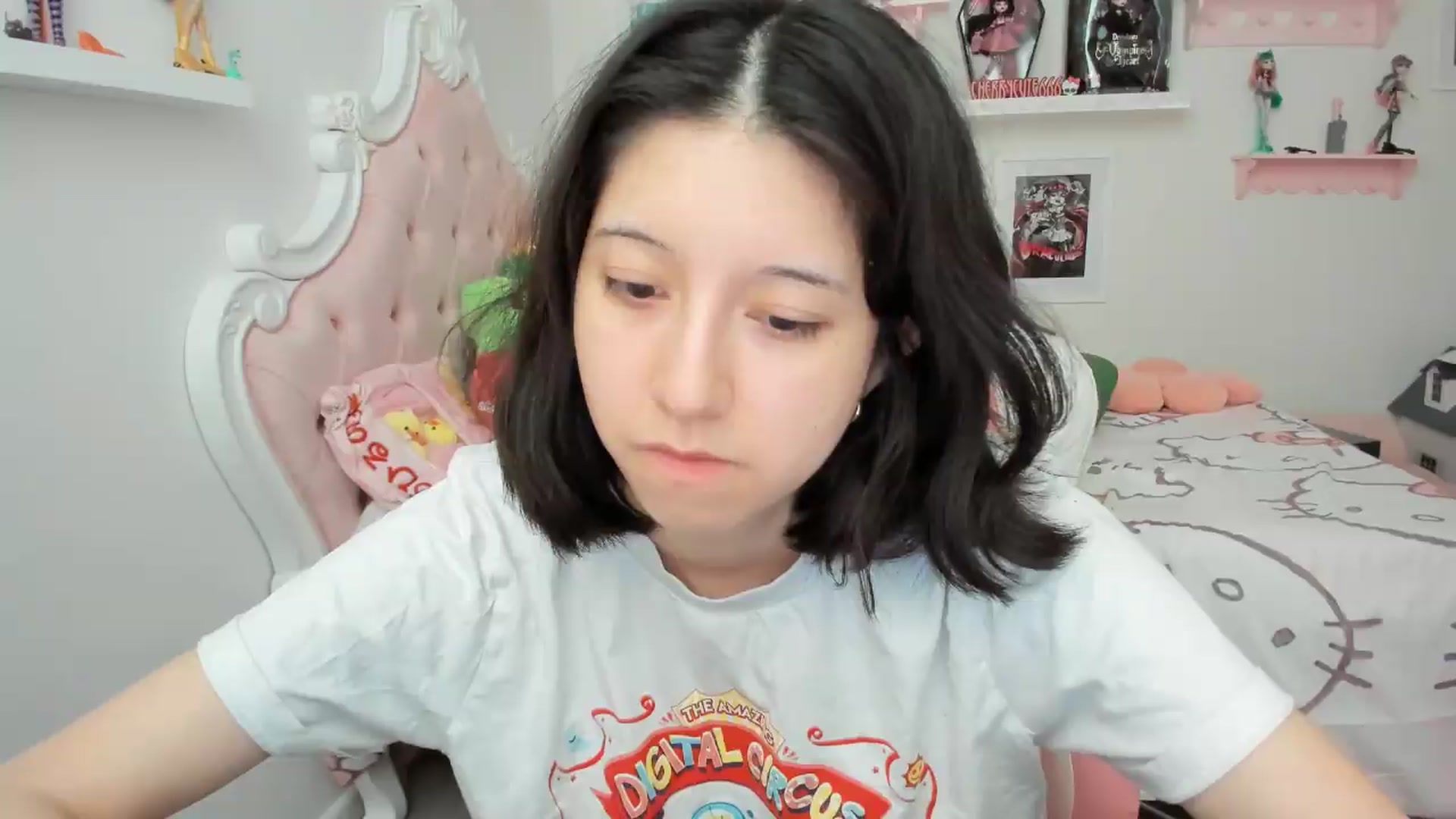 Gallery image thumbnail from Cherrycute666's myfreecams stream on, 07/27/2026, 24:59 image 10 of 20