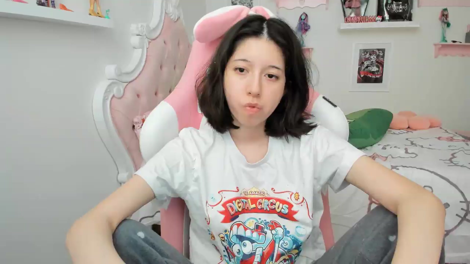 Gallery image thumbnail from Cherrycute666's myfreecams stream on, 07/27/2026, 24:59 image 8 of 20