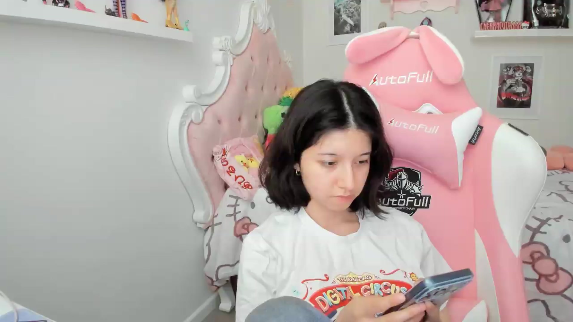 Gallery image thumbnail from Cherrycute666's myfreecams stream on, 07/27/2026, 24:59 image 15 of 20