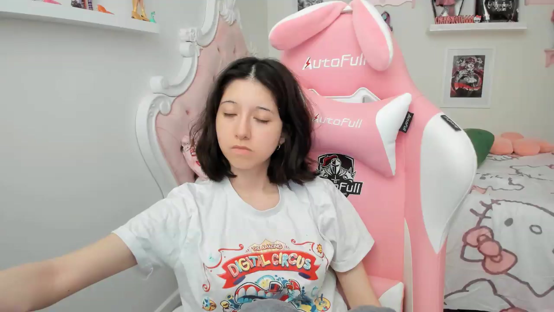 Gallery image thumbnail from Cherrycute666's myfreecams stream on, 07/27/2026, 24:59 image 7 of 20