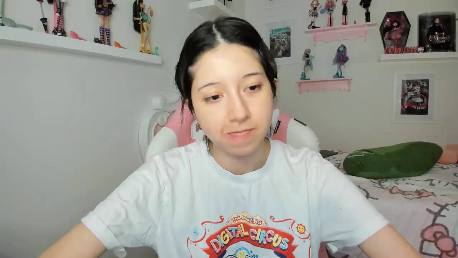 Gallery image thumbnail from Cherrycute666's myfreecams stream on, 07/27/2026, 24:59 image 20 of 20