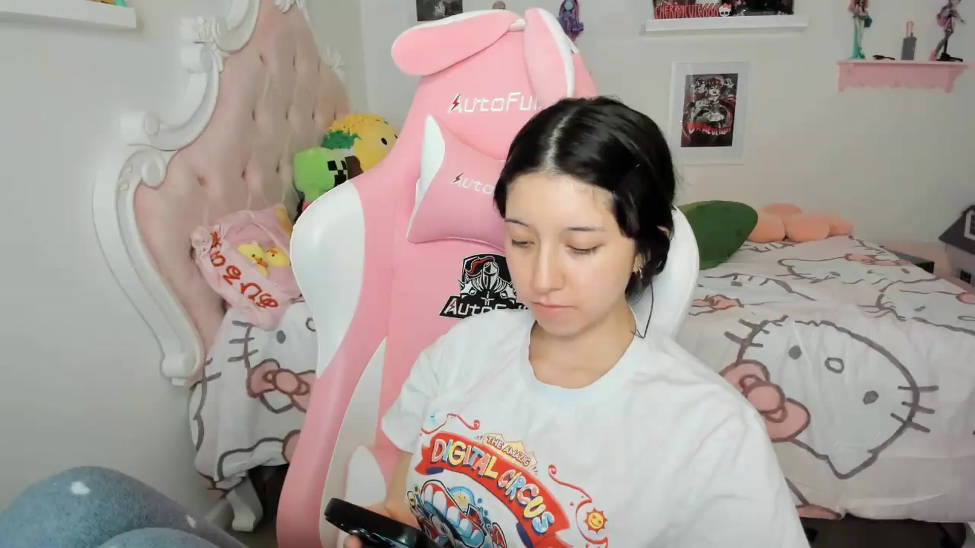 Gallery image thumbnail from Cherrycute666's myfreecams stream on, 07/27/2026, 02:36 image 10 of 20