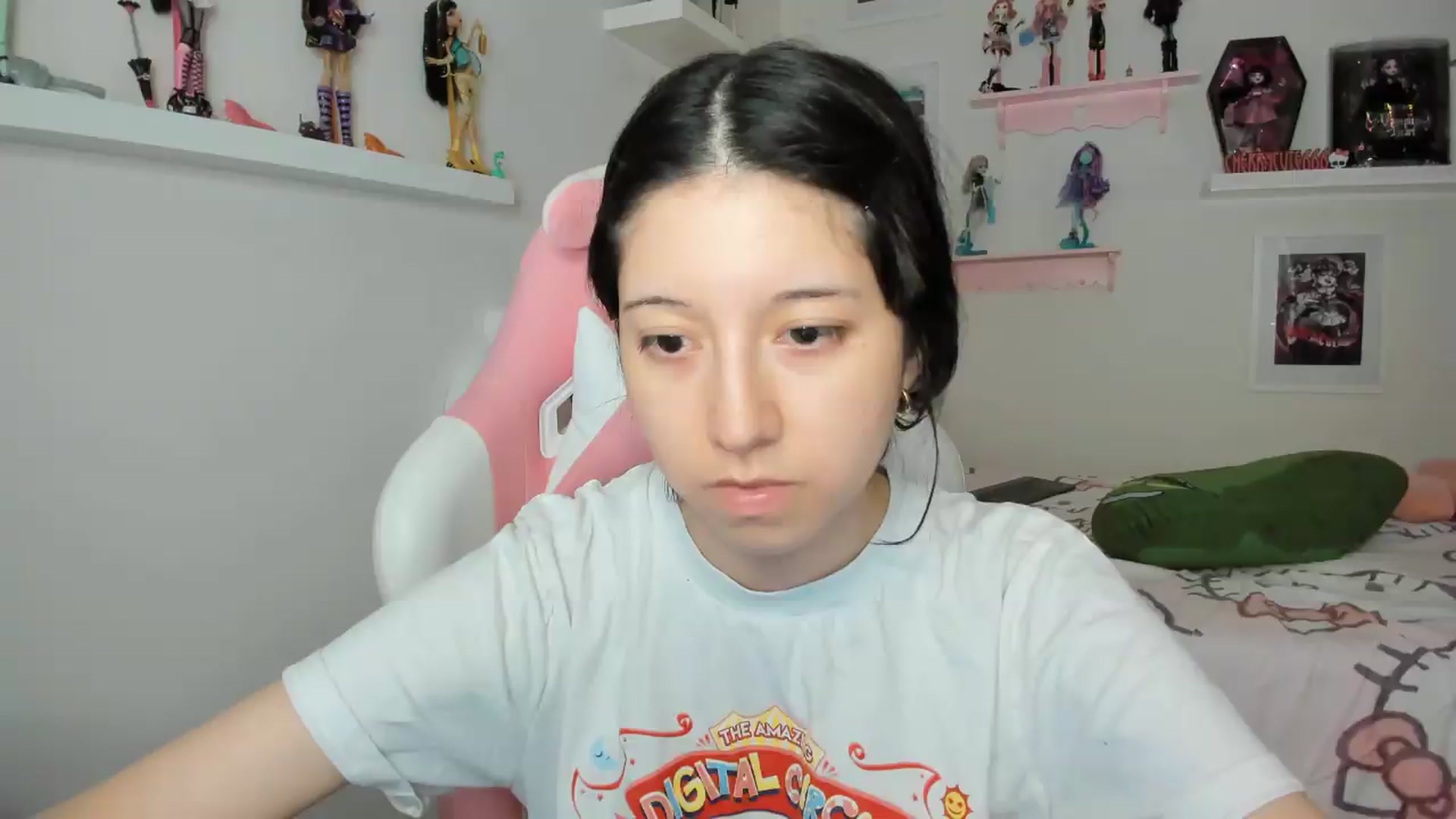 Gallery image thumbnail from Cherrycute666's myfreecams stream on, 07/27/2026, 02:36 image 5 of 20