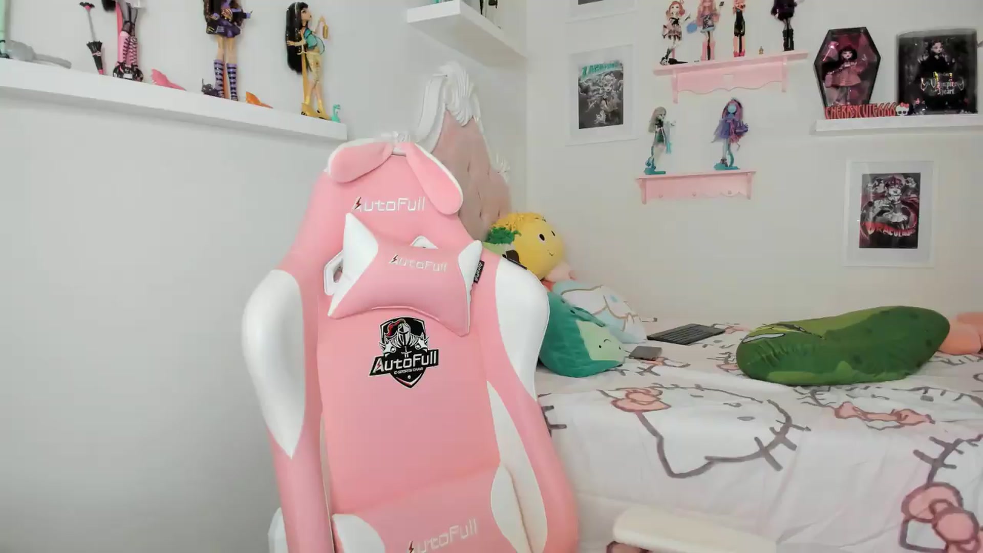 Gallery image thumbnail from Cherrycute666's myfreecams stream on, 07/27/2026, 02:36 image 4 of 20