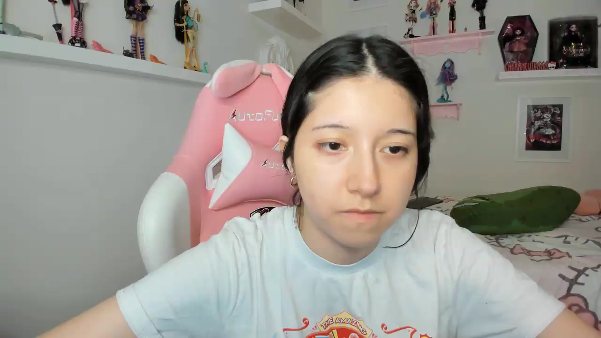 Gallery image thumbnail from Cherrycute666's myfreecams stream on, 07/27/2026, 02:36 image 6 of 20