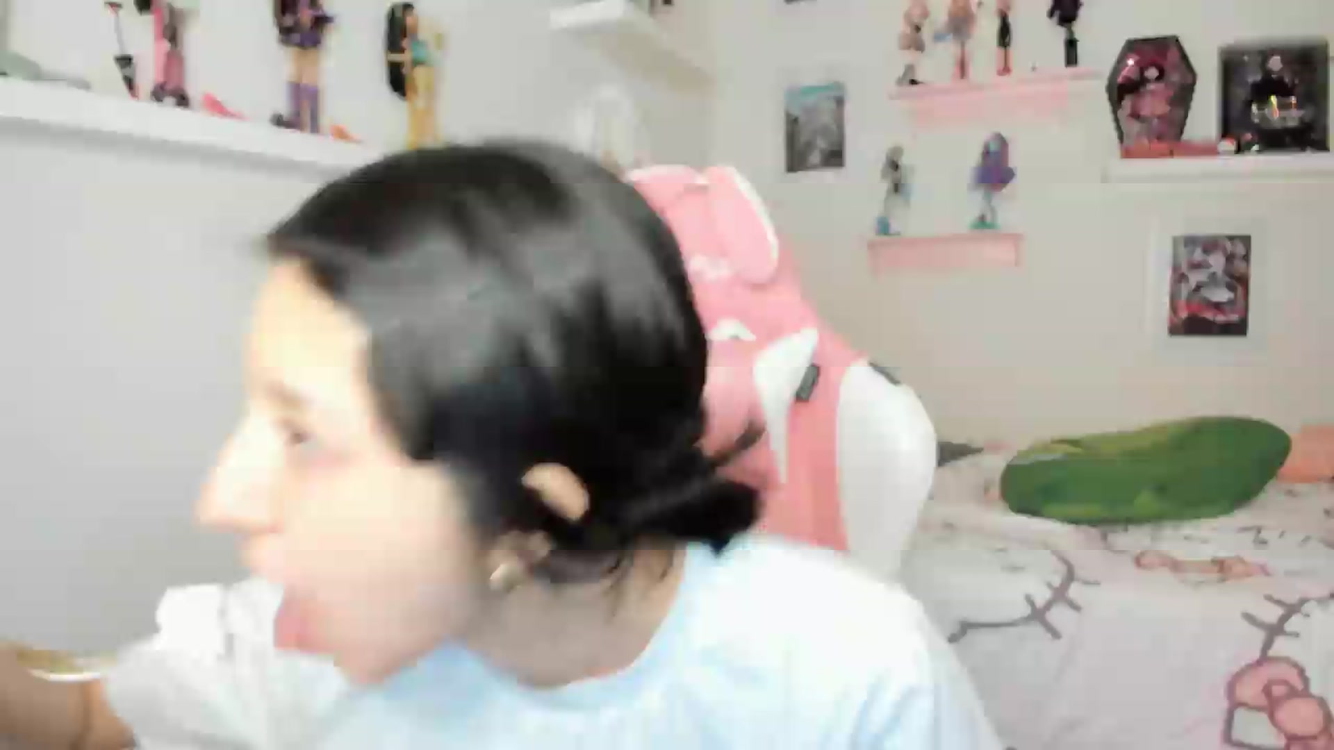 Gallery image thumbnail from Cherrycute666's myfreecams stream on, 07/27/2026, 02:36 image 1 of 20