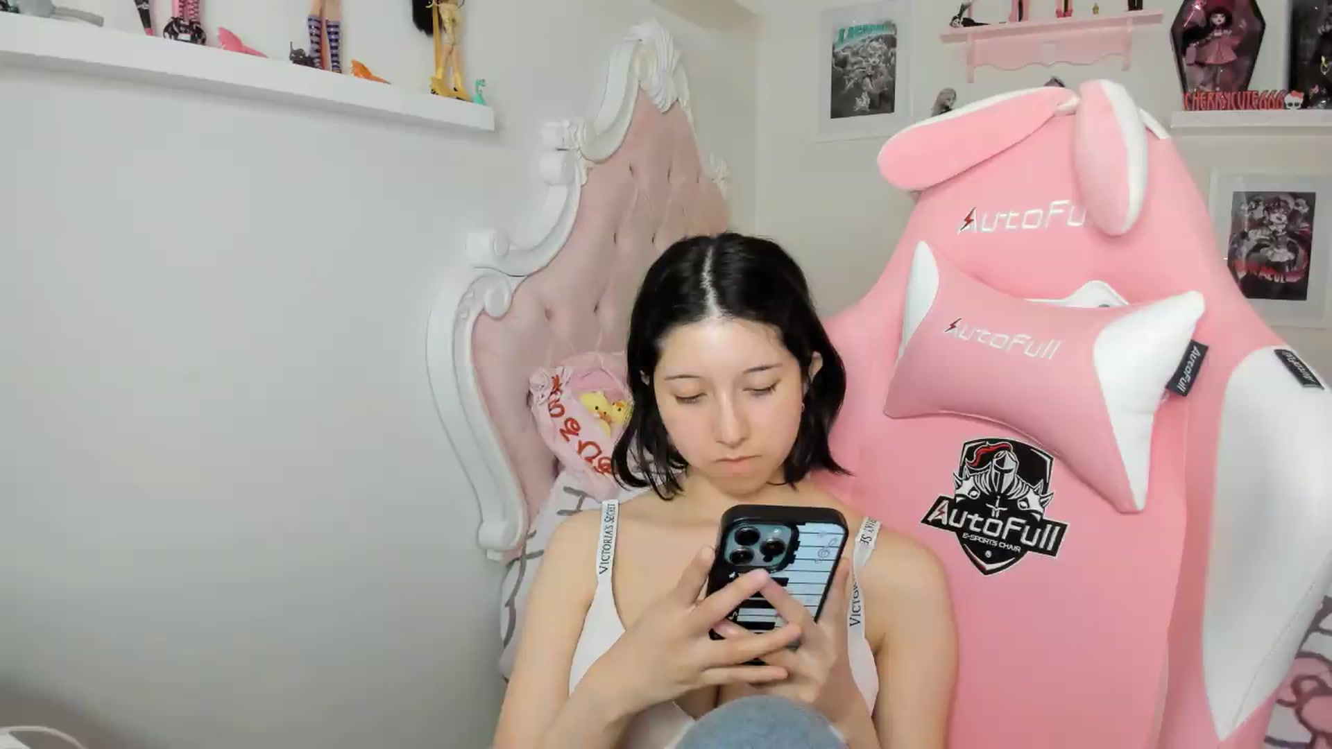 Gallery image thumbnail from Cherrycute666's myfreecams stream on, 07/27/2026, 05:25 image 3 of 20