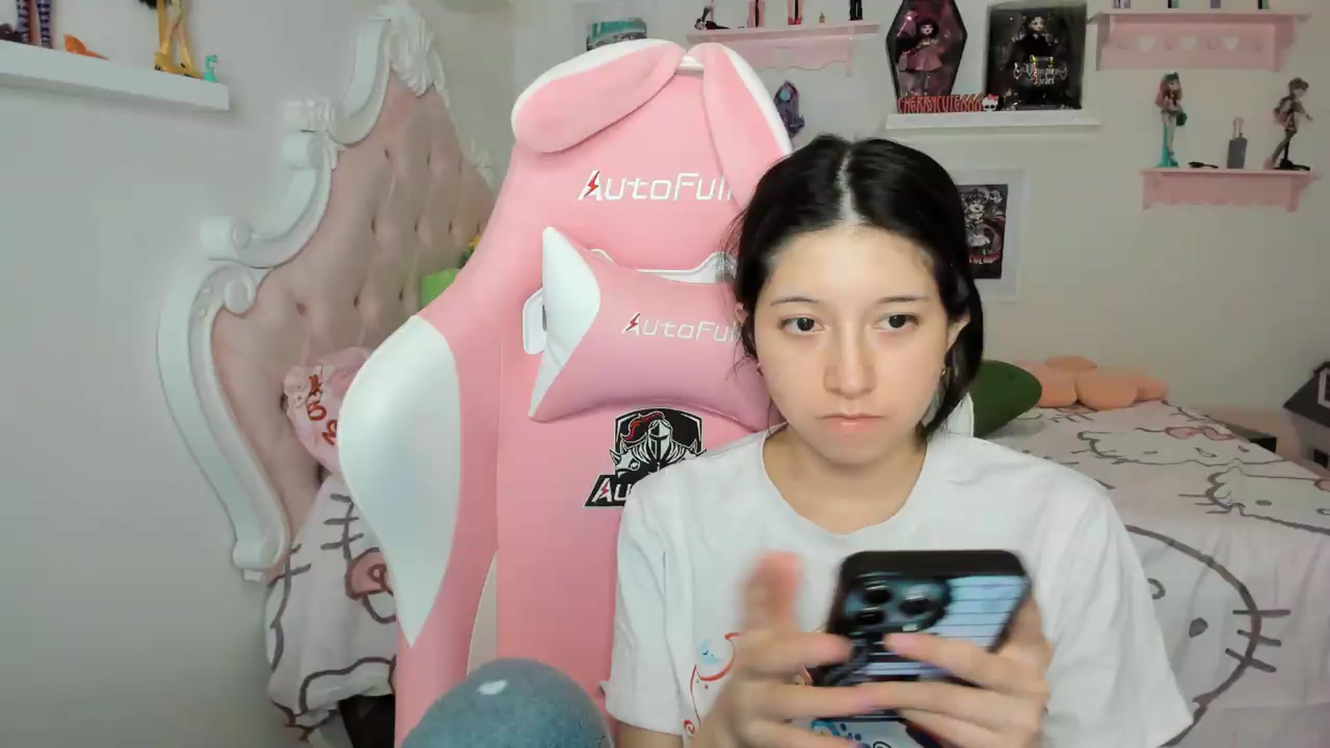 Gallery image thumbnail from Cherrycute666's myfreecams stream on, 07/27/2026, 05:25 image 15 of 20