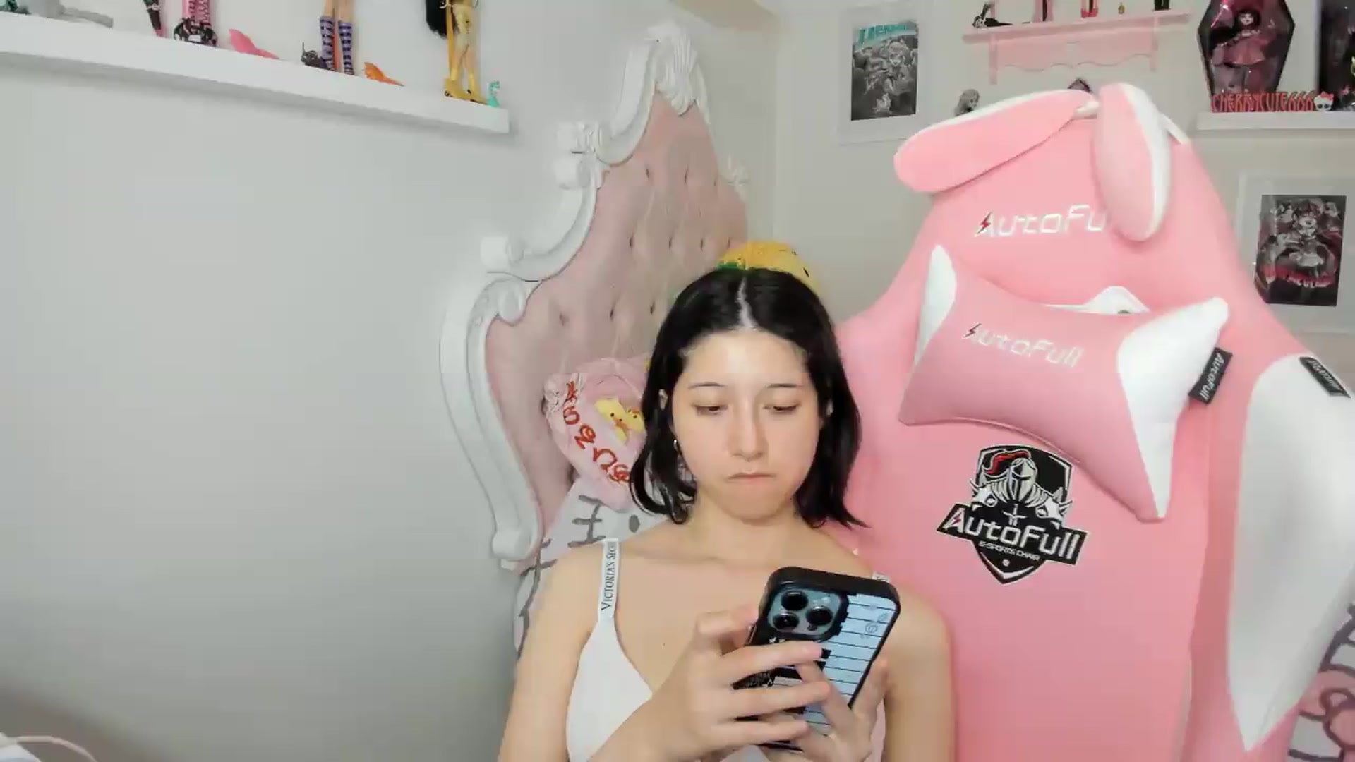 Gallery image thumbnail from Cherrycute666's myfreecams stream on, 07/27/2026, 05:25 image 4 of 20