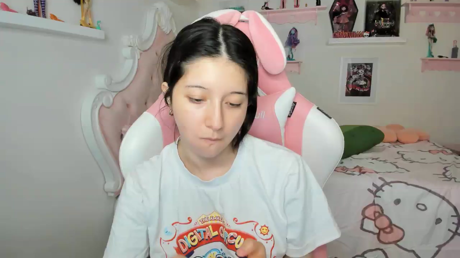 Gallery image thumbnail from Cherrycute666's myfreecams stream on, 07/27/2026, 05:25 image 14 of 20