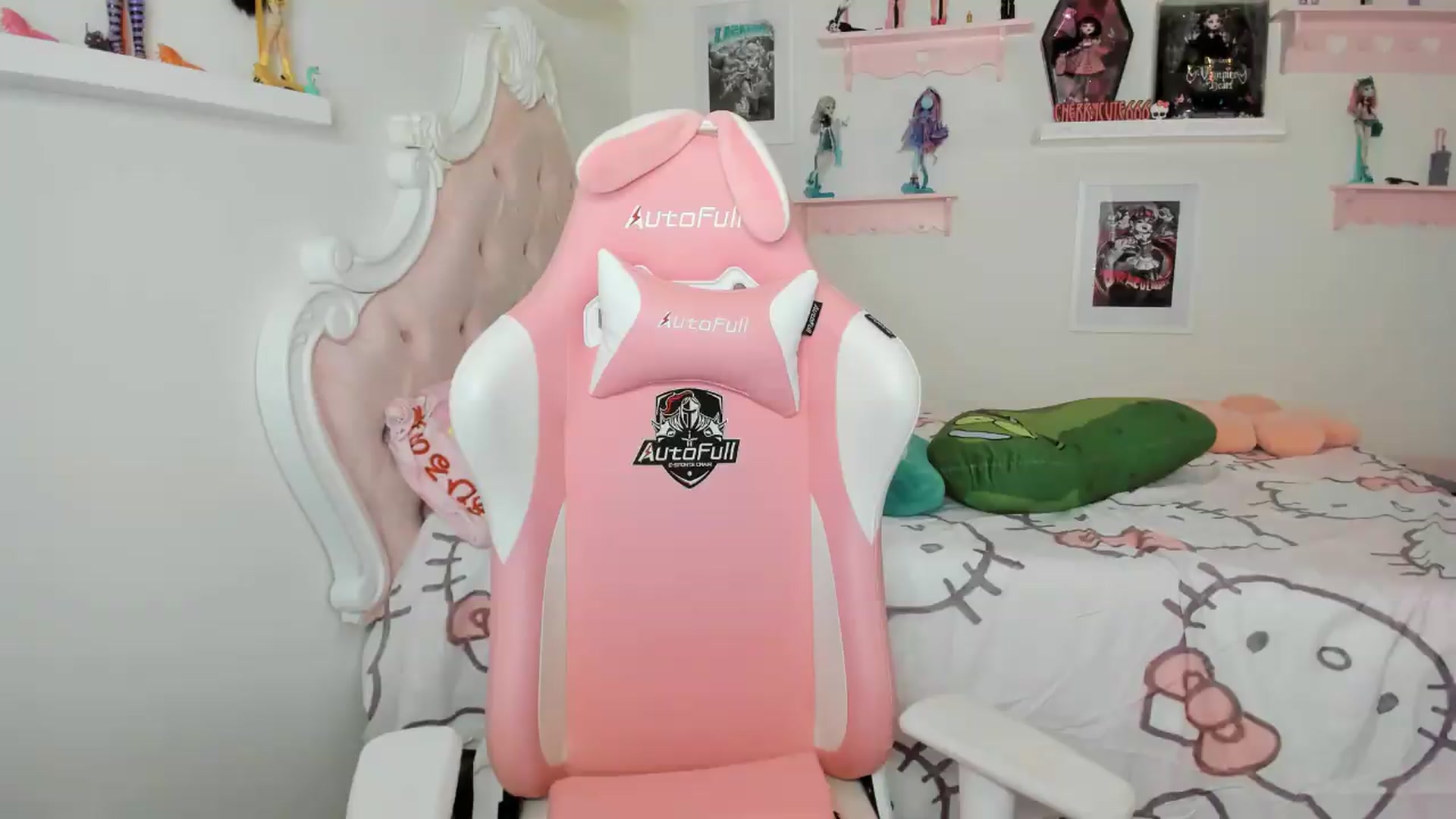 Gallery image thumbnail from Cherrycute666's myfreecams stream on, 07/27/2026, 05:25 image 13 of 20