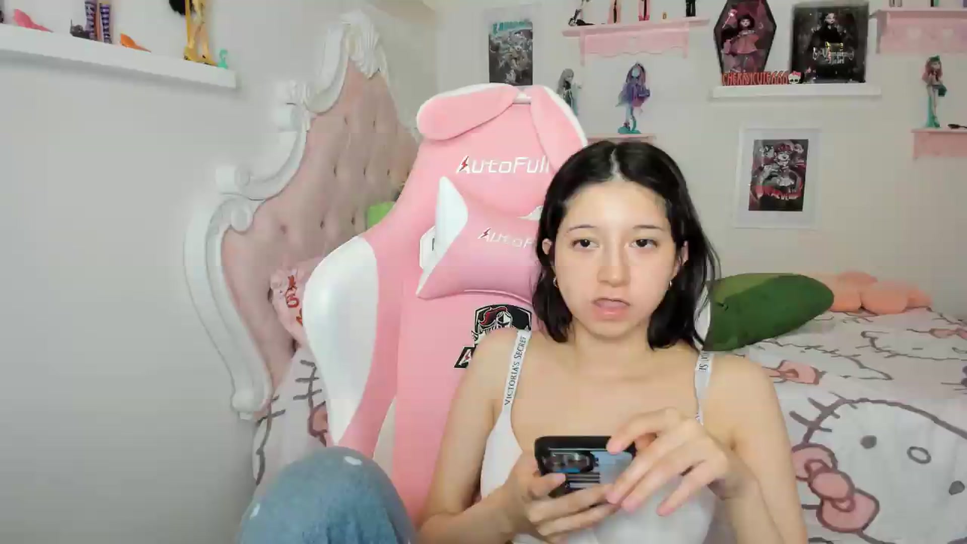 Gallery image thumbnail from Cherrycute666's myfreecams stream on, 07/27/2026, 05:25 image 1 of 20
