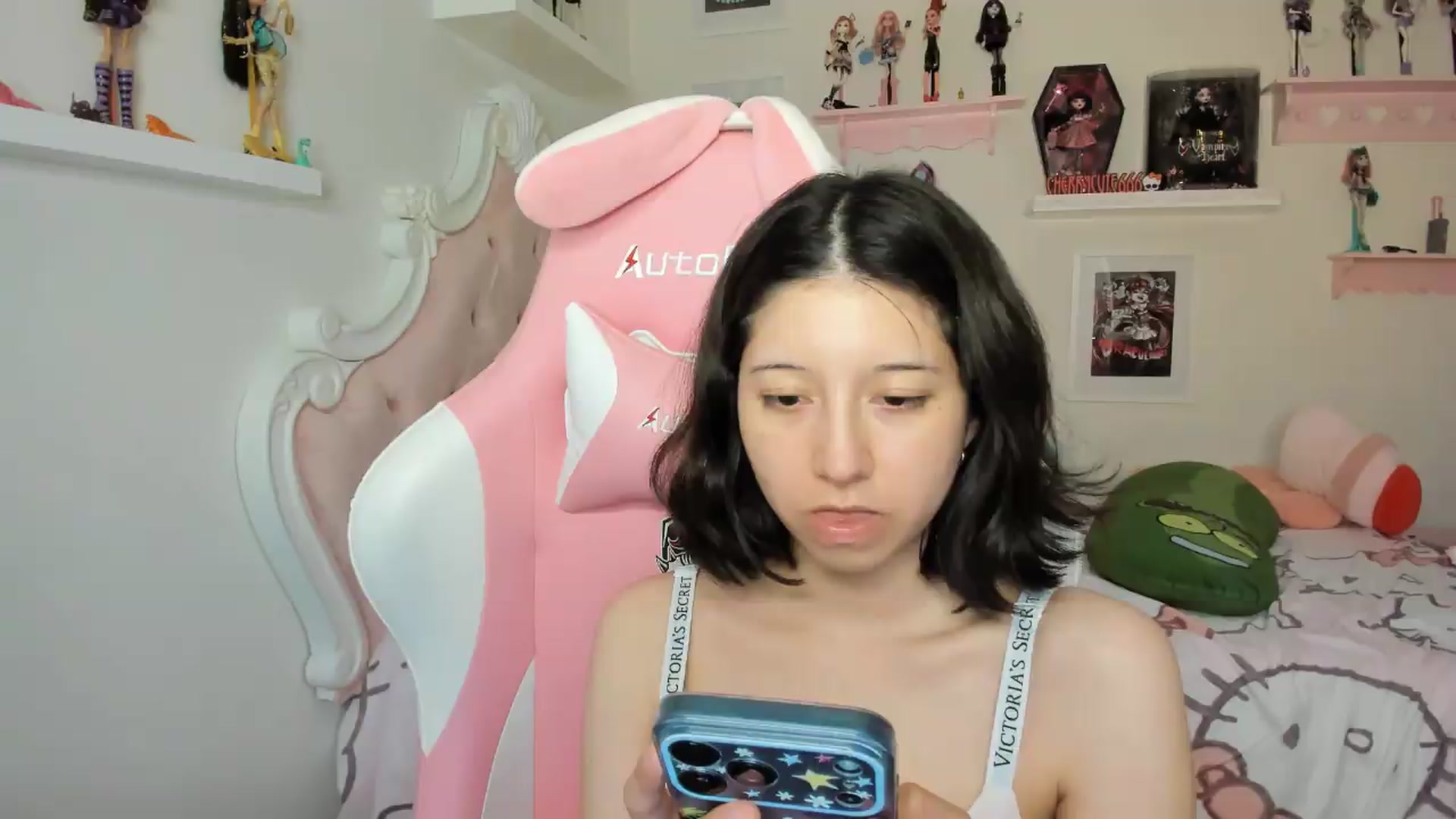 Gallery image thumbnail from Cherrycute666's myfreecams stream on, 07/27/2026, 09:39 image 16 of 20