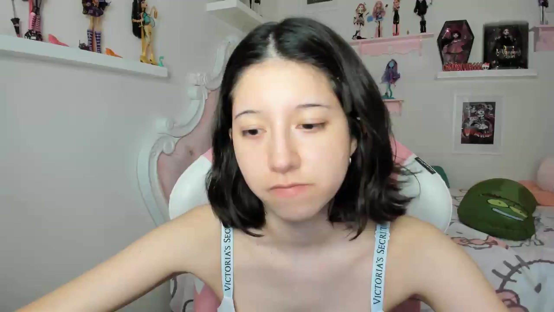 Gallery image thumbnail from Cherrycute666's myfreecams stream on, 07/27/2026, 09:39 image 6 of 20