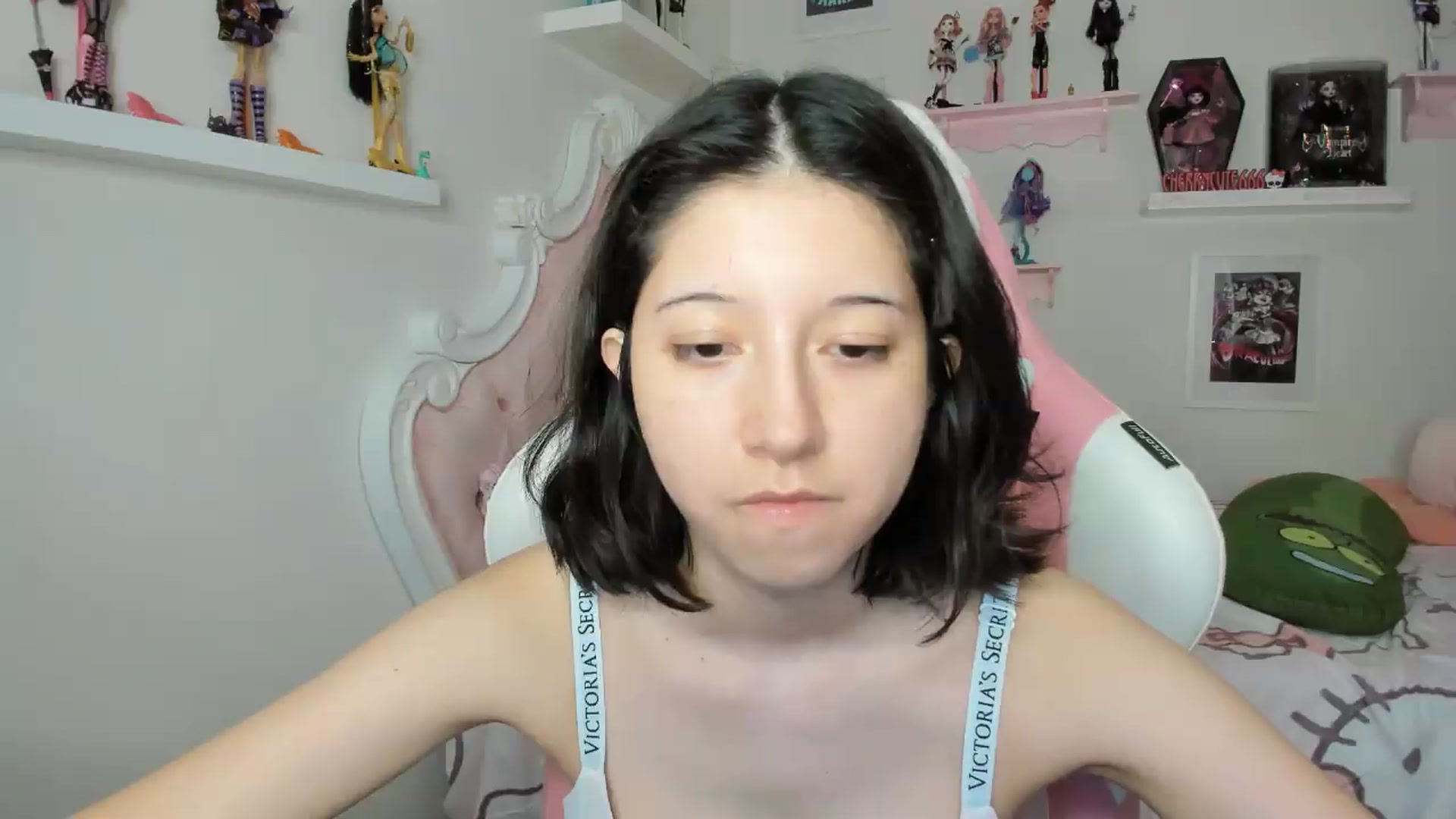 Gallery image thumbnail from Cherrycute666's myfreecams stream on, 07/27/2026, 09:39 image 1 of 20