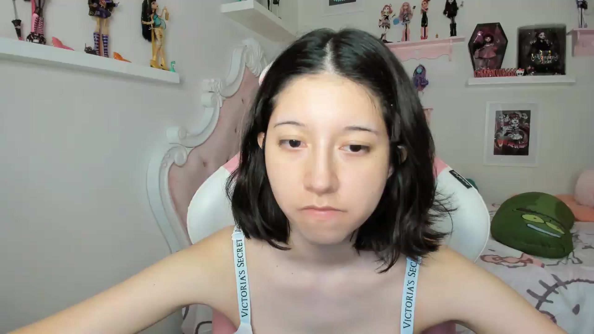 Gallery image thumbnail from Cherrycute666's myfreecams stream on, 07/27/2026, 09:39 image 5 of 20
