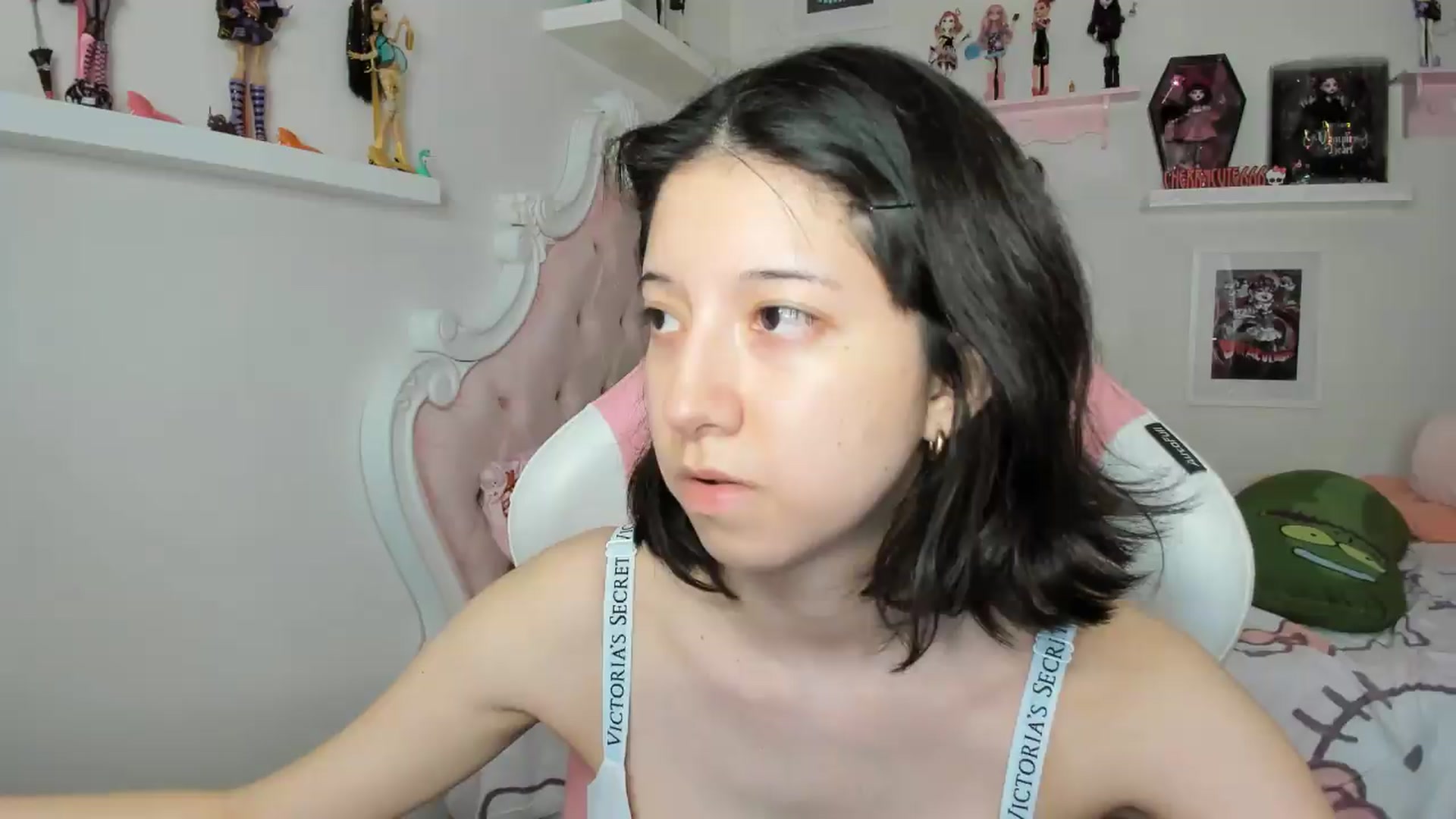 Gallery image thumbnail from Cherrycute666's myfreecams stream on, 07/27/2026, 09:39 image 2 of 20