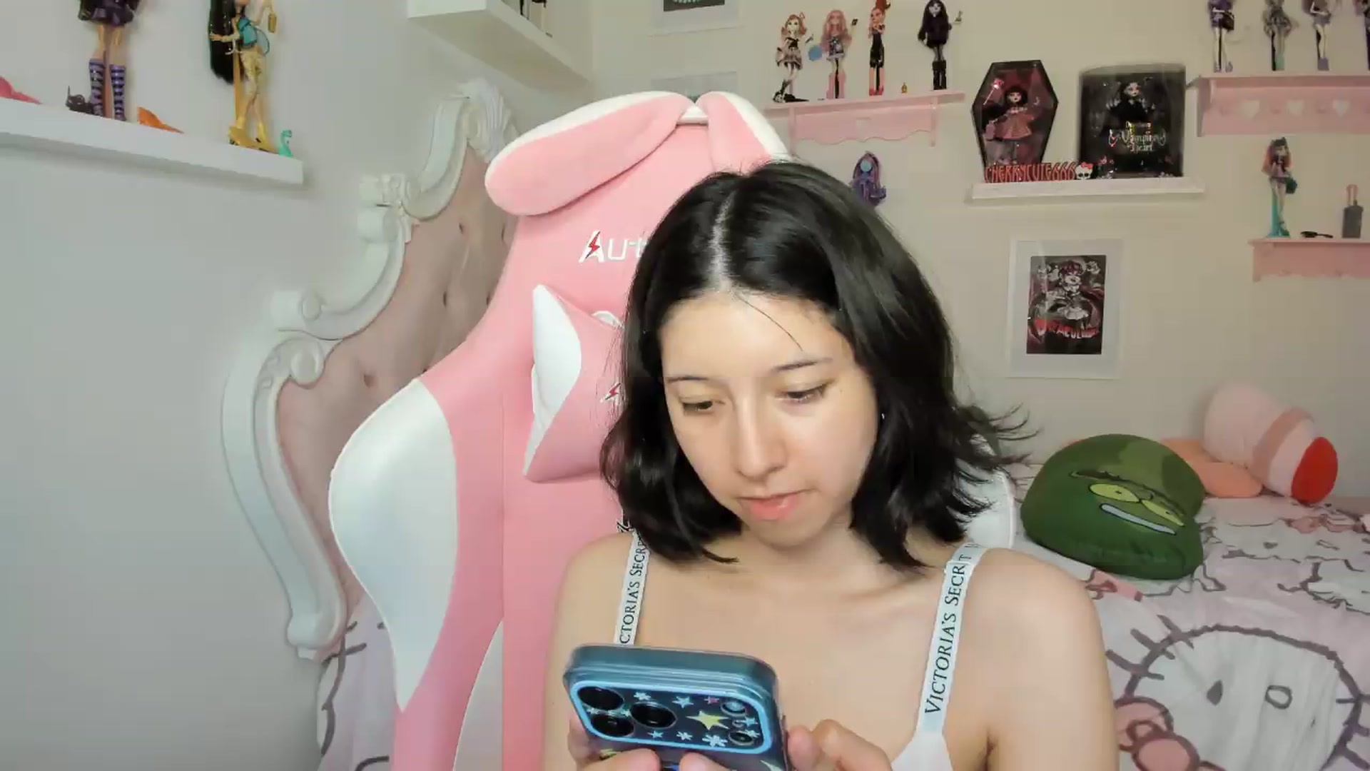 Gallery image thumbnail from Cherrycute666's myfreecams stream on, 07/27/2026, 09:39 image 14 of 20