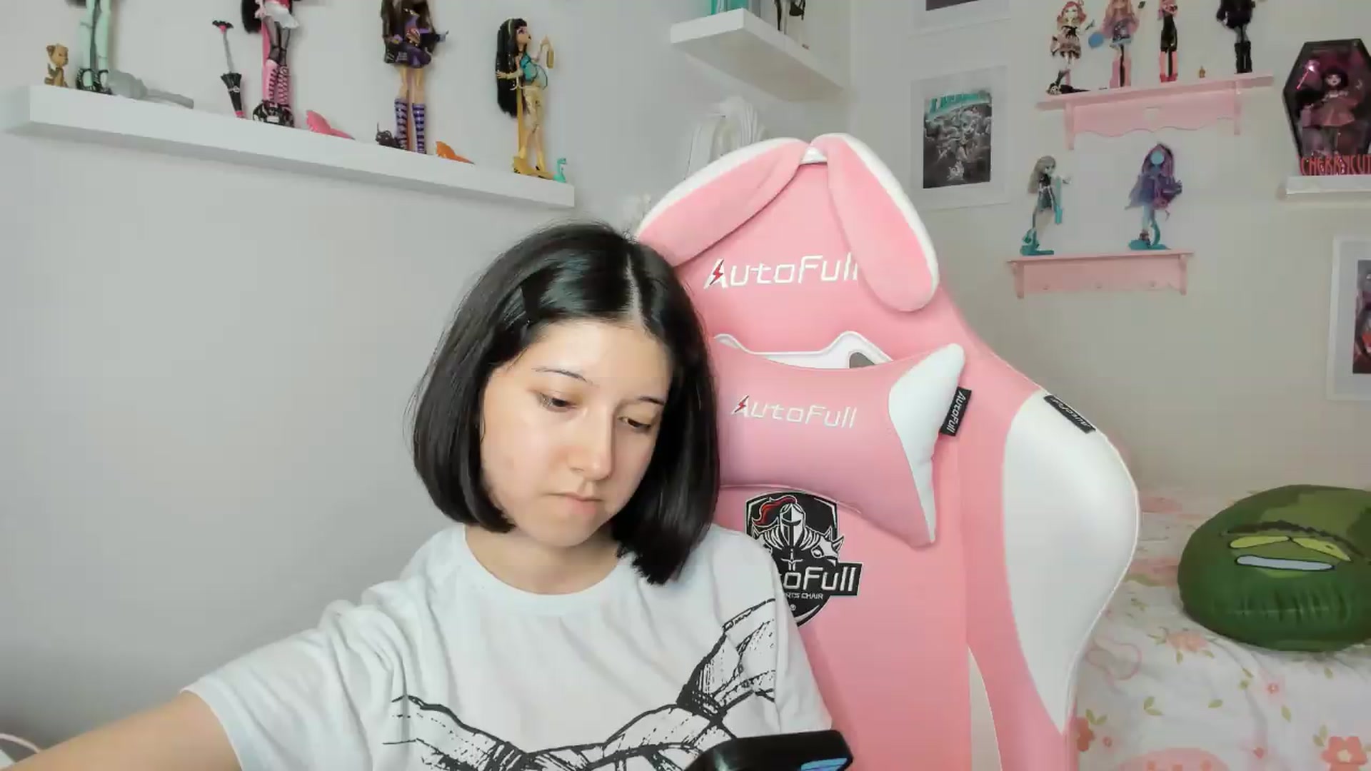 Gallery image thumbnail from Cherrycute666's myfreecams stream on, 07/28/2026, 06:55 image 19 of 20