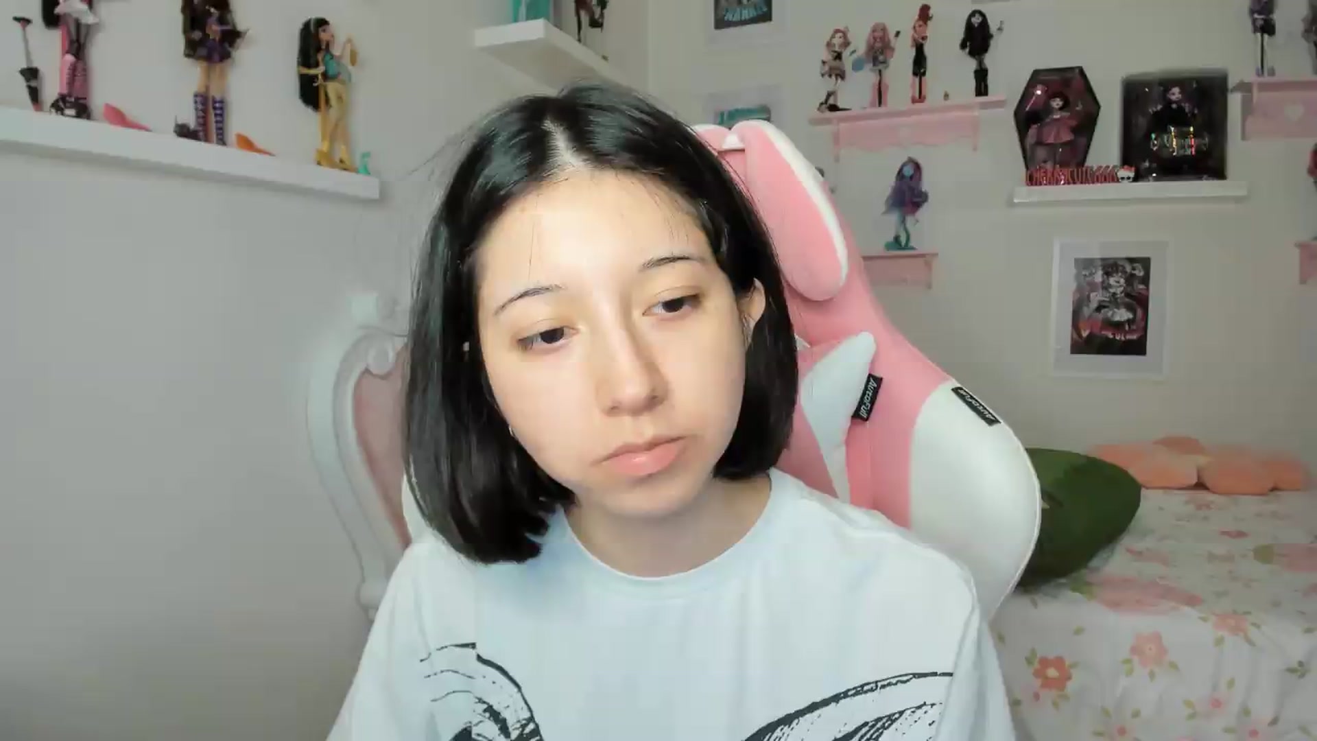 Gallery image thumbnail from Cherrycute666's myfreecams stream on, 07/28/2026, 06:55 image 3 of 20