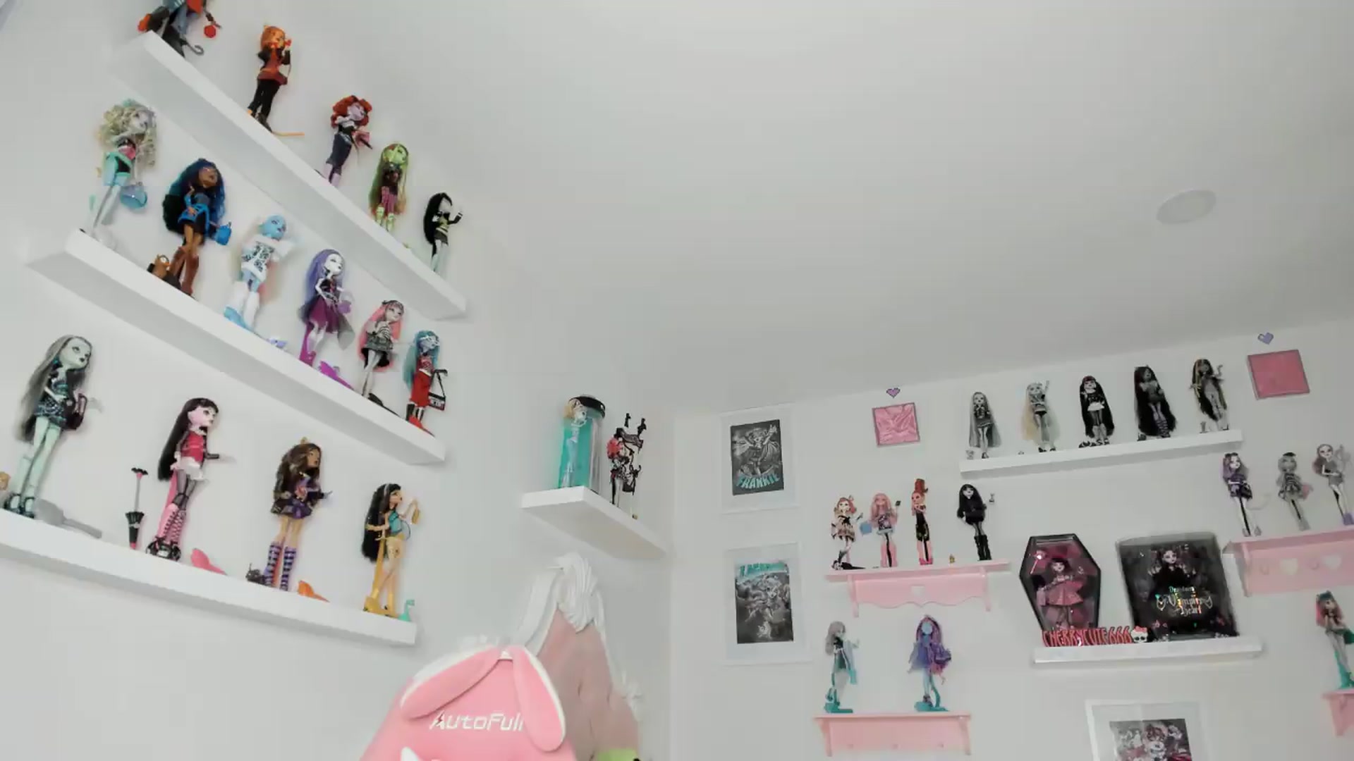 Gallery image thumbnail from Cherrycute666's myfreecams stream on, 07/28/2026, 06:55 image 2 of 20