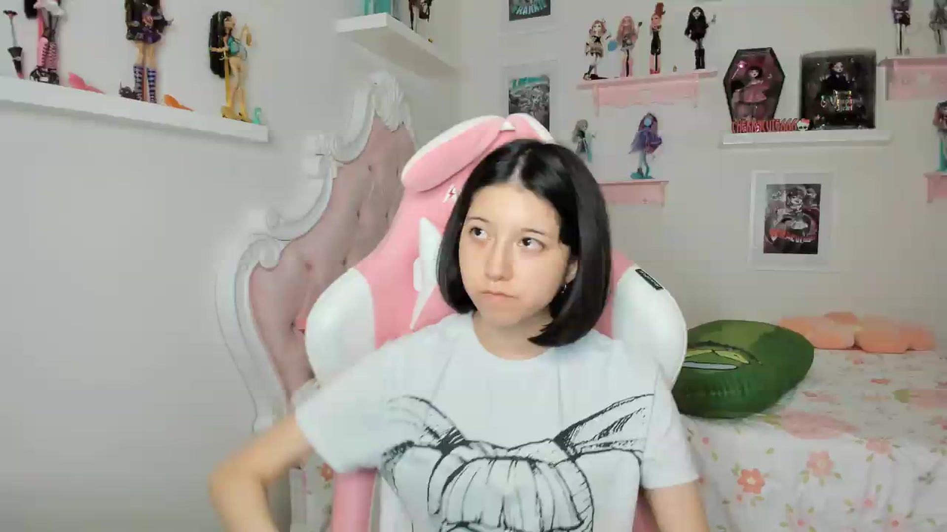 Gallery image thumbnail from Cherrycute666's myfreecams stream on, 07/28/2026, 06:55 image 8 of 20