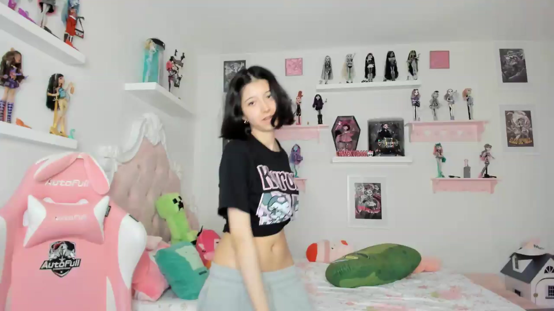 Gallery image thumbnail from Cherrycute666's myfreecams stream on, 07/29/2026, 06:57 image 9 of 20