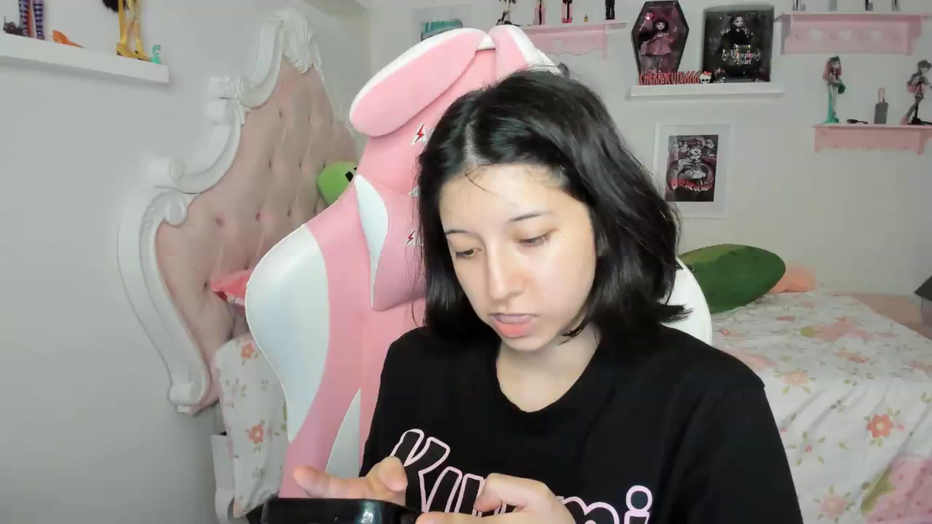 Gallery image thumbnail from Cherrycute666's myfreecams stream on, 07/29/2026, 06:57 image 14 of 20