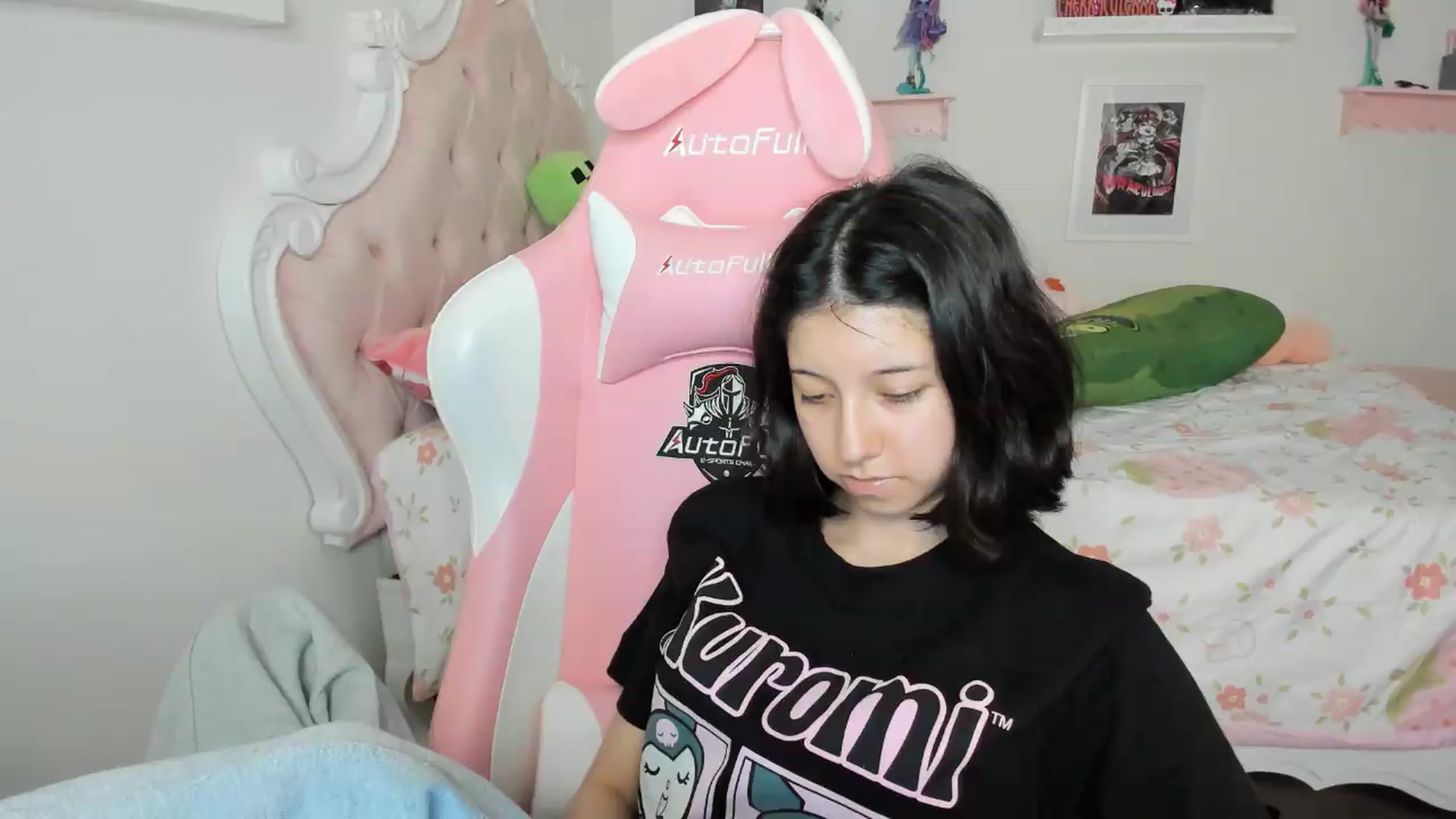 Gallery image thumbnail from Cherrycute666's myfreecams stream on, 07/29/2026, 06:57 image 16 of 20