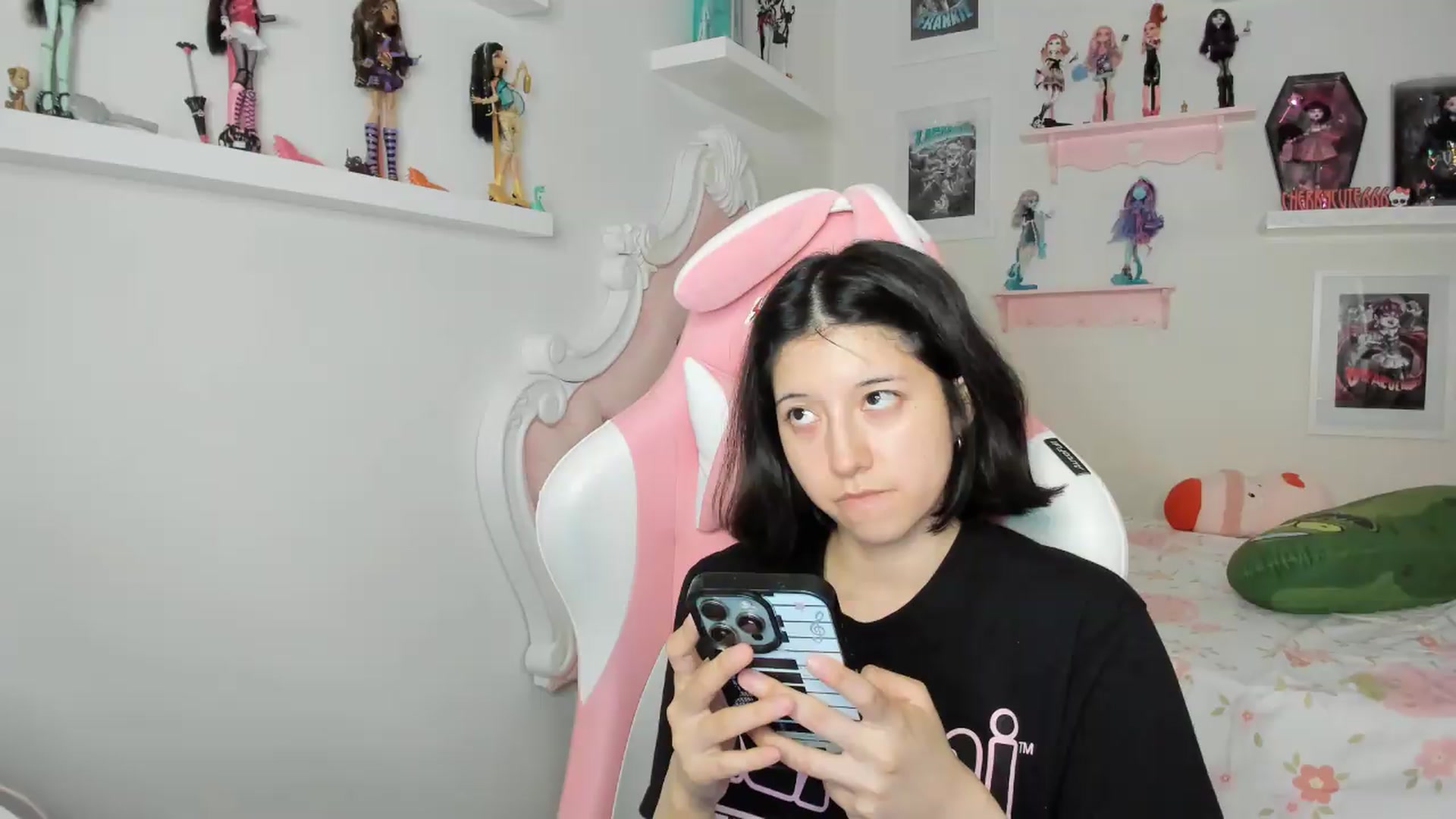 Gallery image thumbnail from Cherrycute666's myfreecams stream on, 07/29/2026, 06:57 image 12 of 20