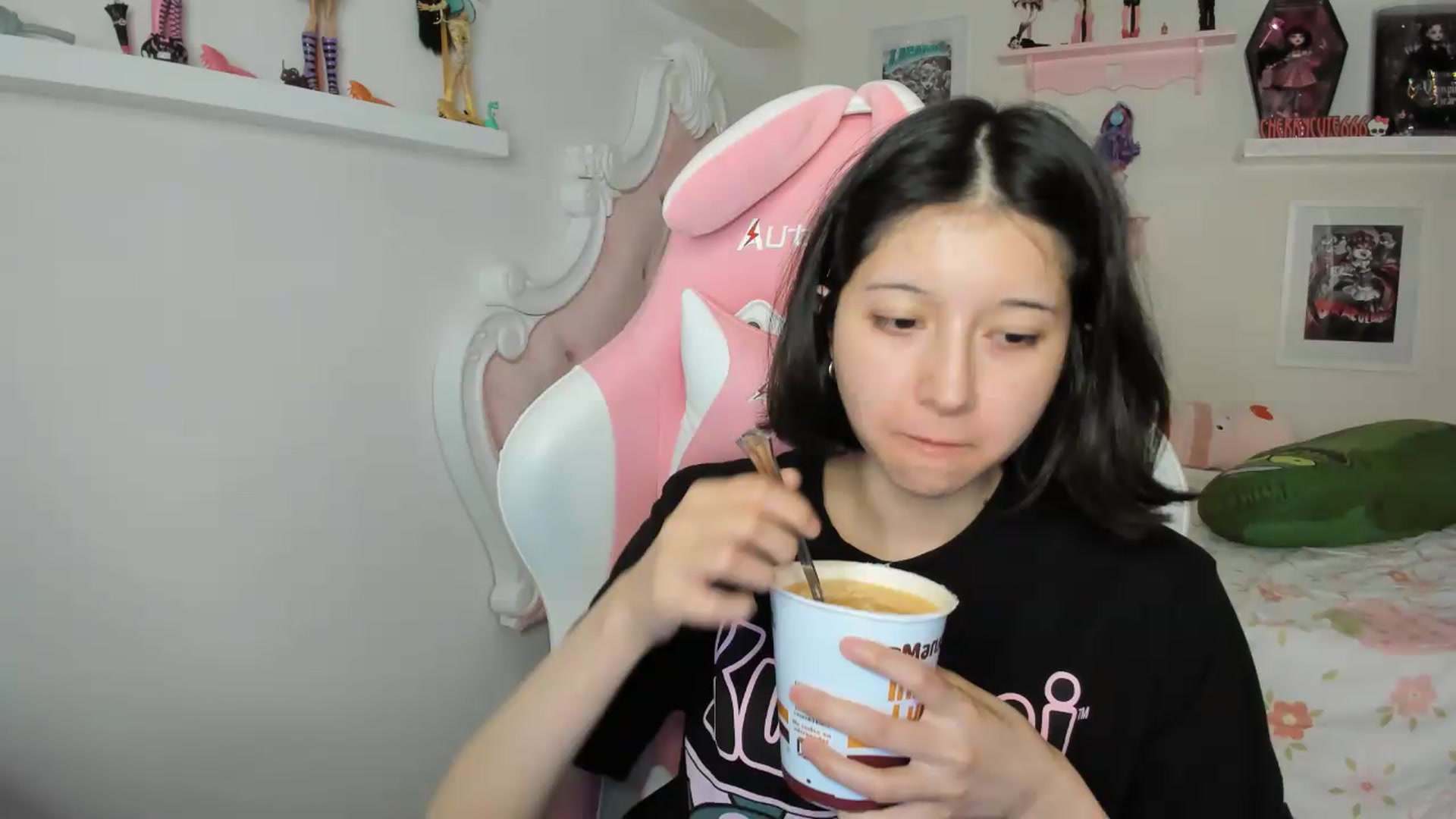Gallery image thumbnail from Cherrycute666's myfreecams stream on, 07/29/2026, 06:57 image 20 of 20