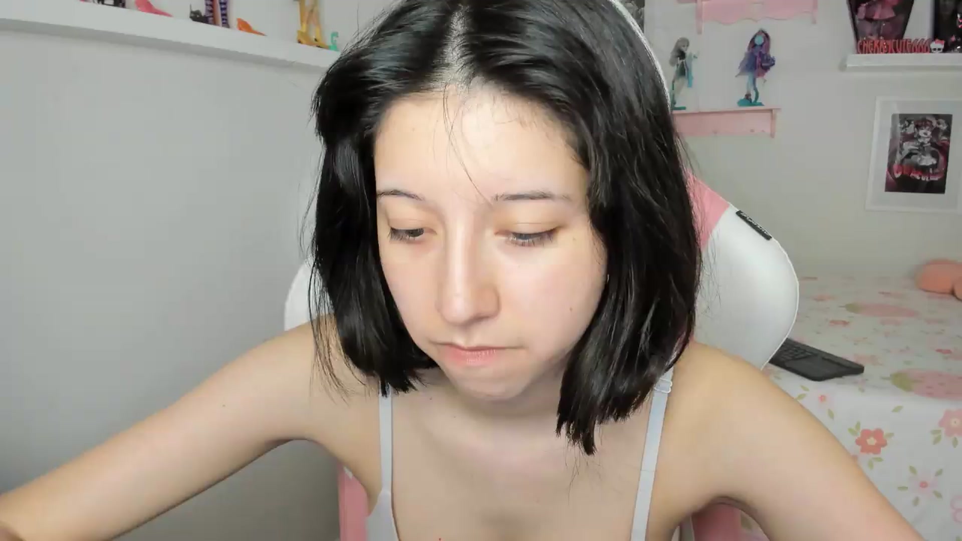 Gallery image thumbnail from Cherrycute666's myfreecams stream on, 07/30/2026, 08:05 image 18 of 20