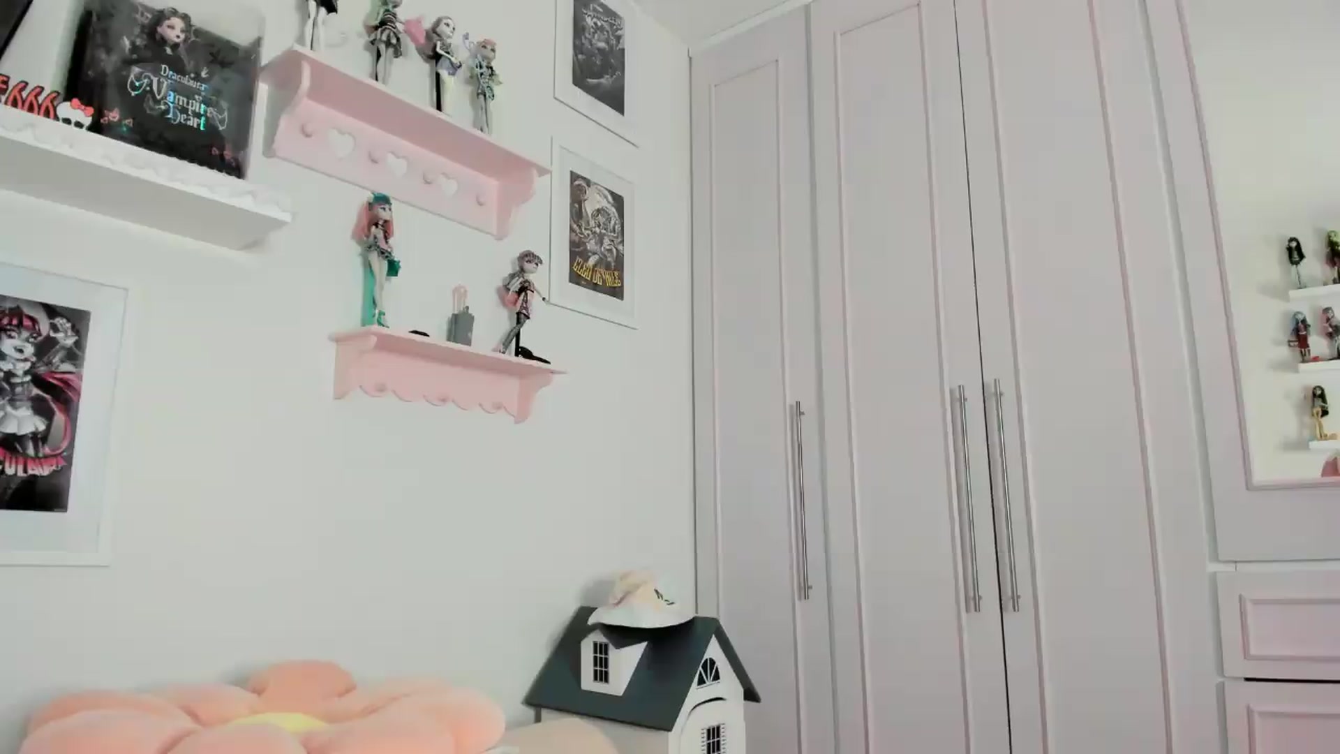 Gallery image thumbnail from Cherrycute666's myfreecams stream on, 07/30/2026, 09:38 image 3 of 20