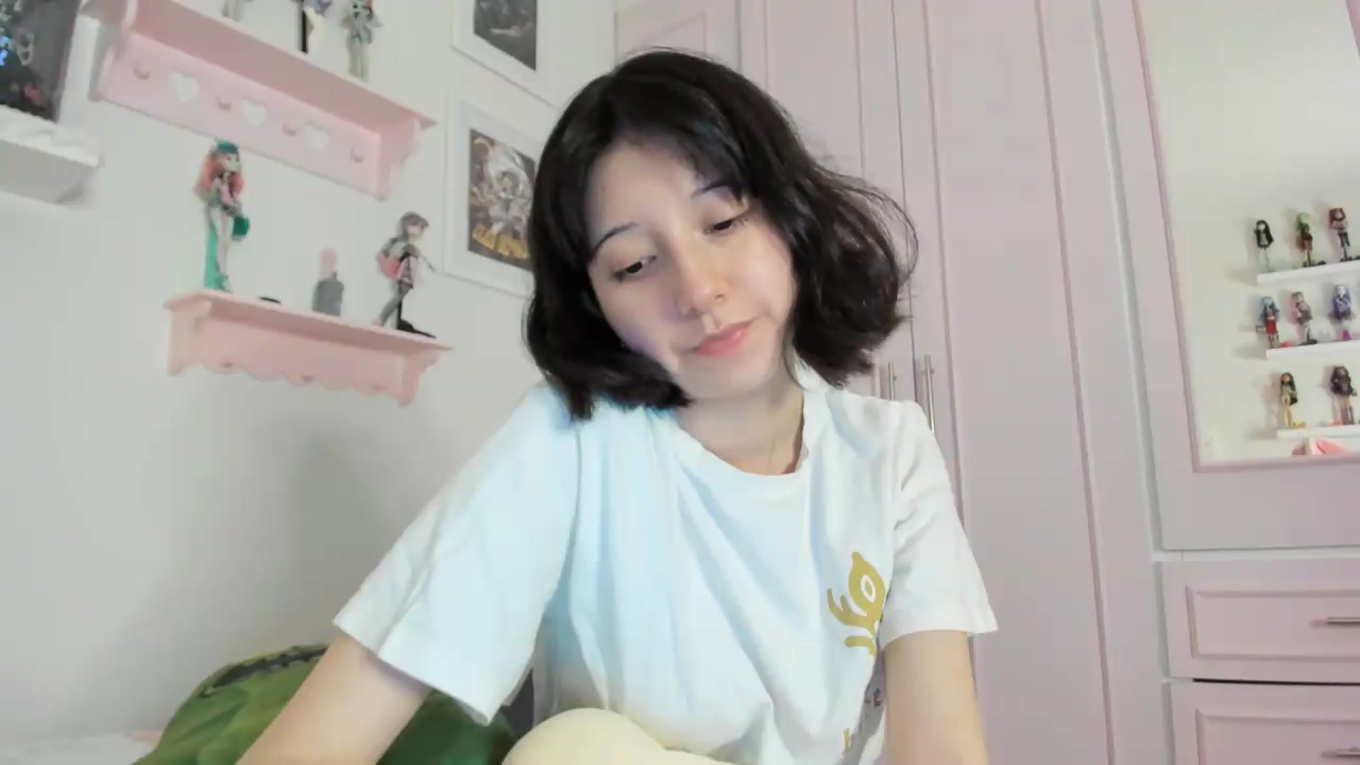 Gallery image thumbnail from Cherrycute666's myfreecams stream on, 07/30/2026, 10:17 image 4 of 20