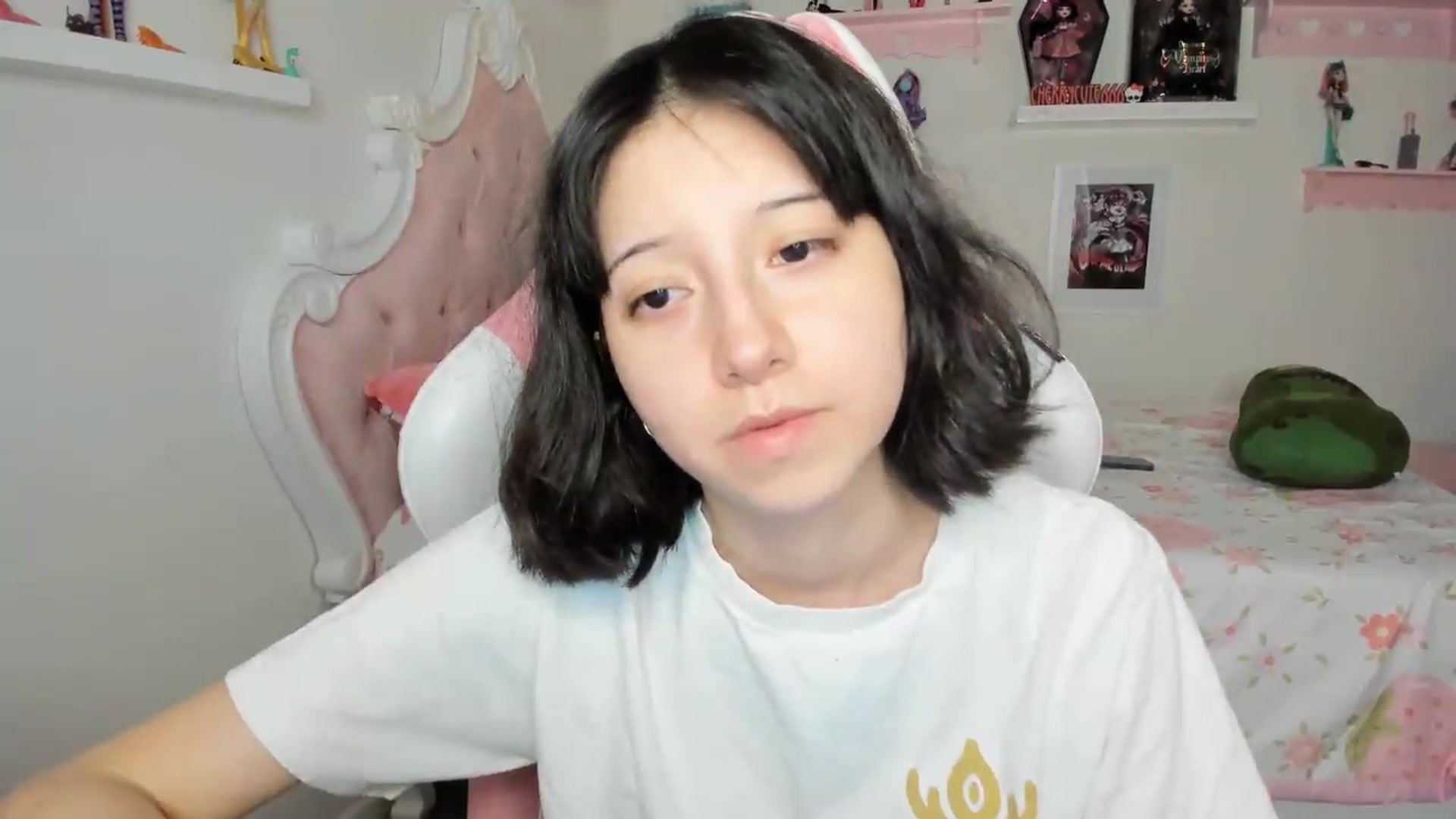 Gallery image thumbnail from Cherrycute666's myfreecams stream on, 07/30/2026, 10:17 image 10 of 20