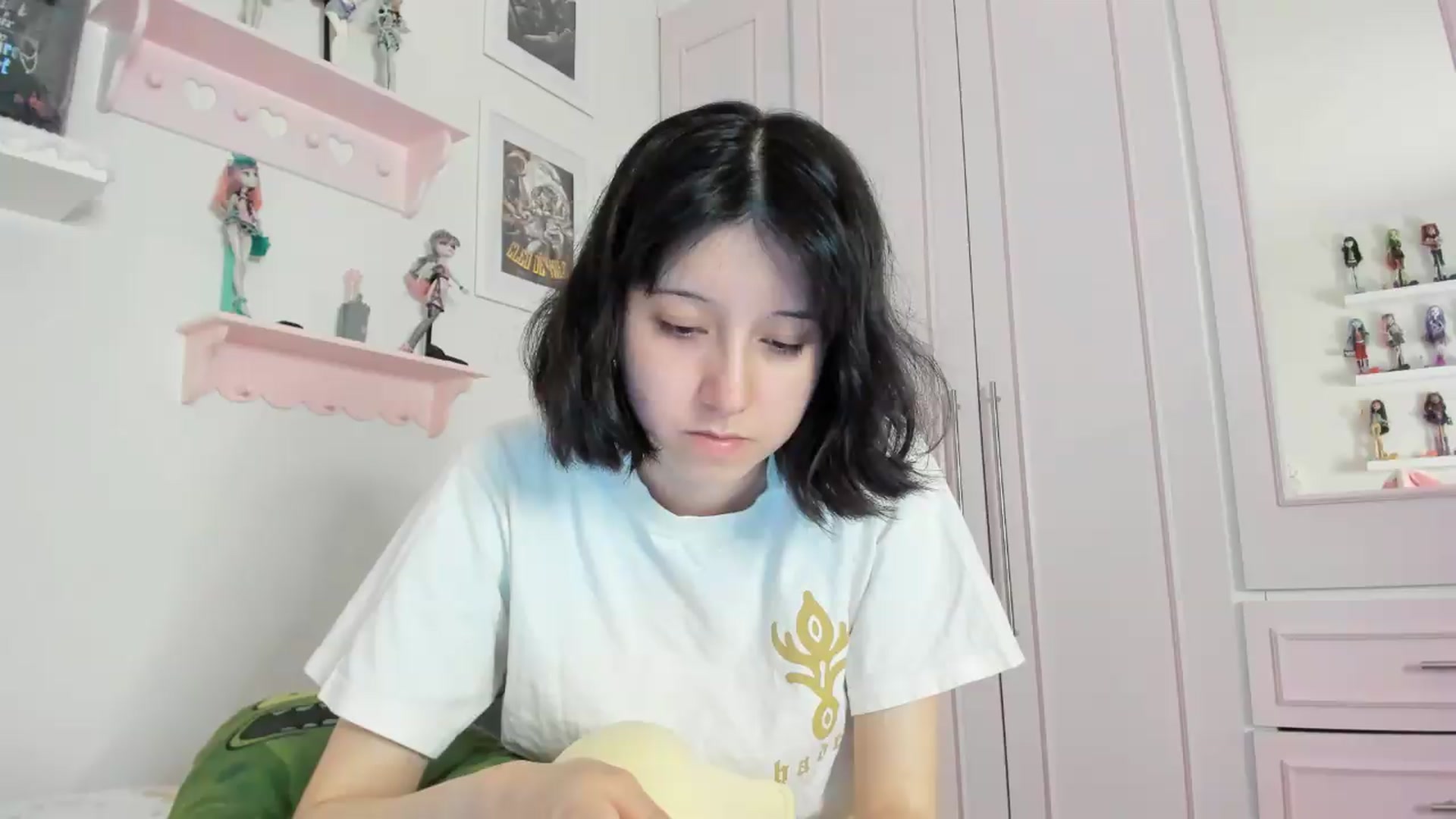 Gallery image thumbnail from Cherrycute666's myfreecams stream on, 07/30/2026, 10:17 image 2 of 20