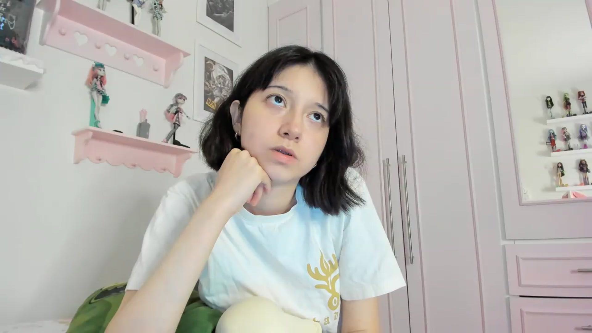 Gallery image thumbnail from Cherrycute666's myfreecams stream on, 07/30/2026, 10:17 image 3 of 20