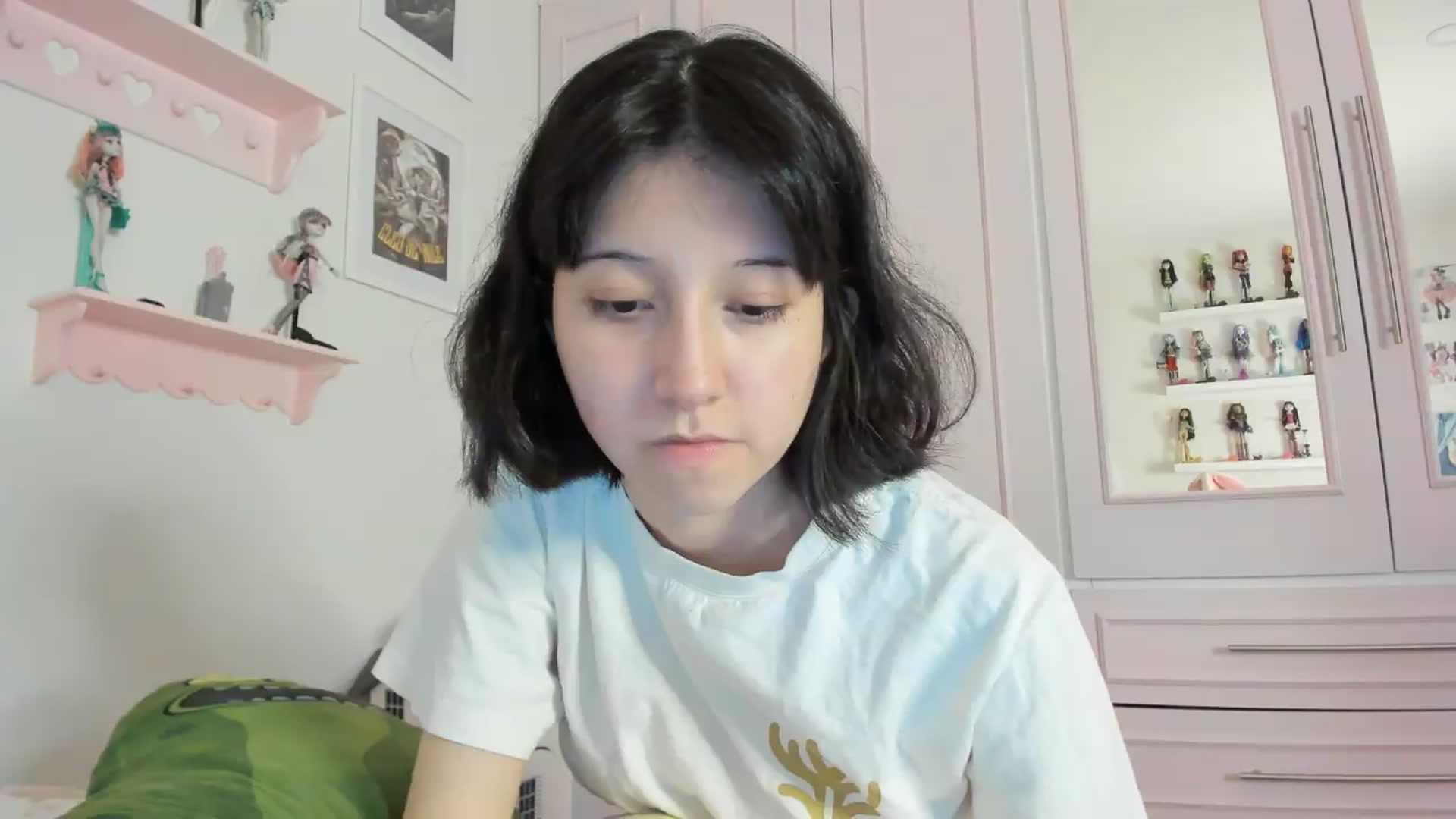 Gallery image thumbnail from Cherrycute666's myfreecams stream on, 07/30/2026, 10:17 image 6 of 20