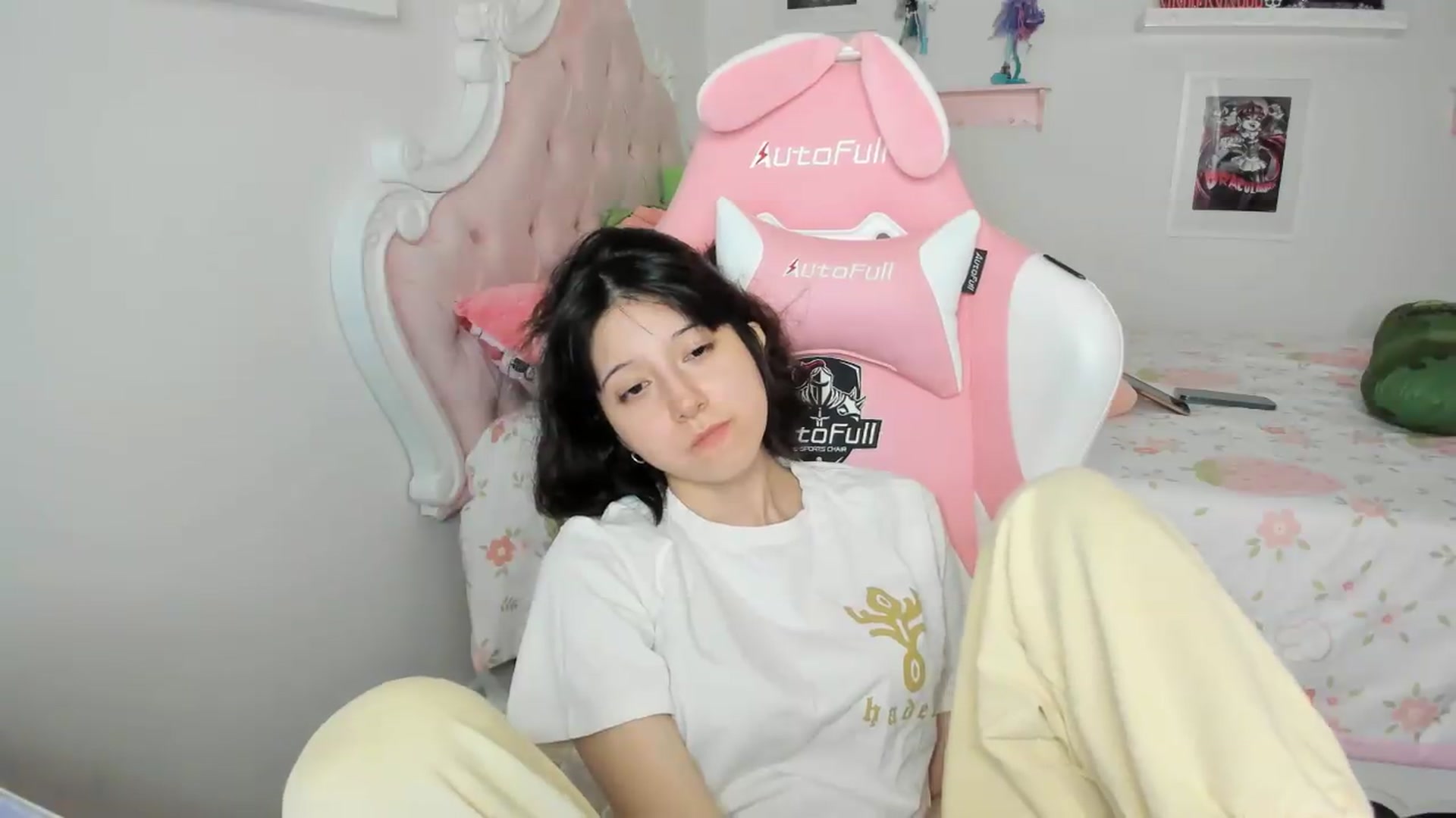 Gallery image thumbnail from Cherrycute666's myfreecams stream on, 07/30/2026, 10:17 image 19 of 20