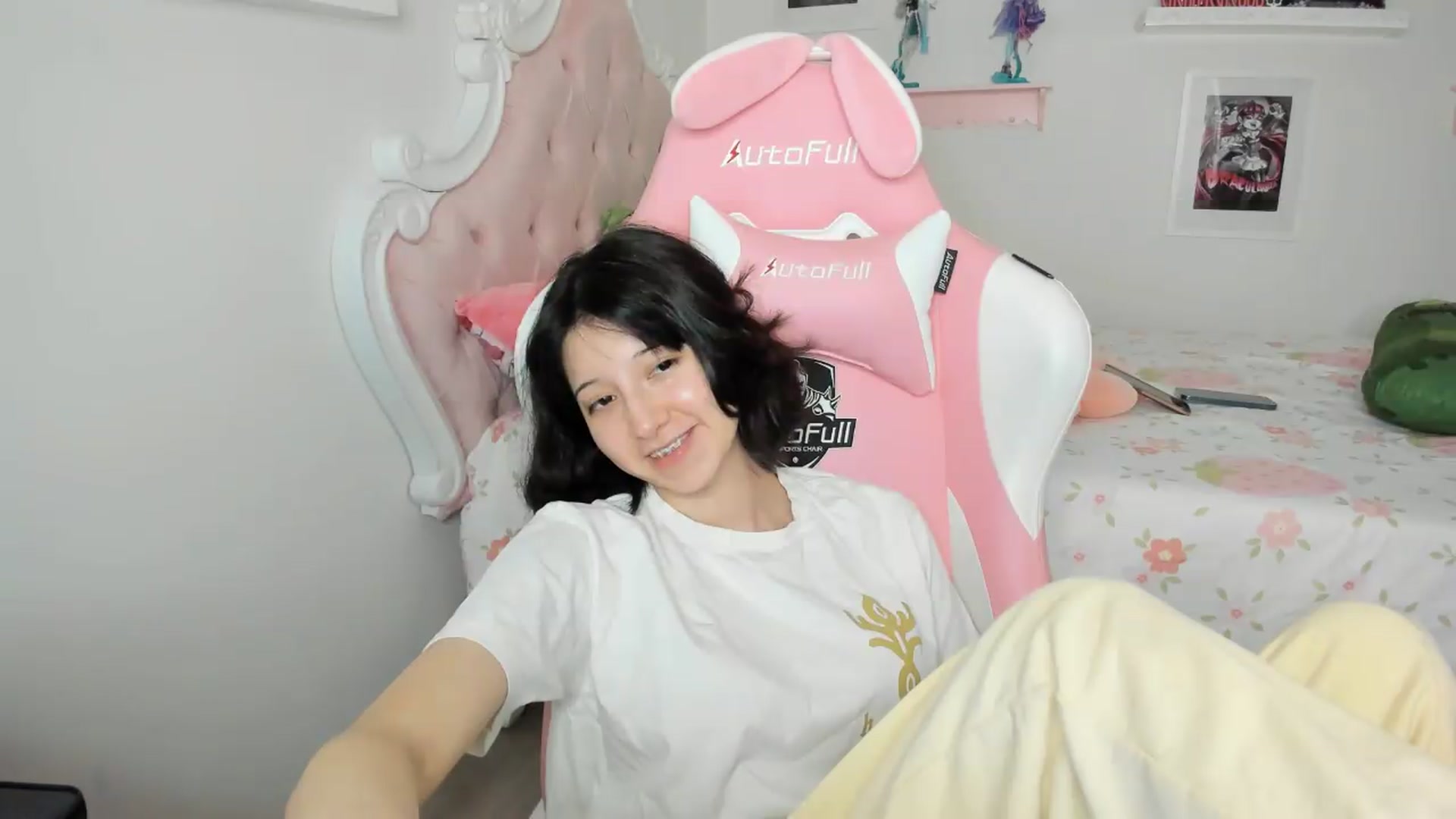 Gallery image thumbnail from Cherrycute666's myfreecams stream on, 07/30/2026, 10:17 image 20 of 20