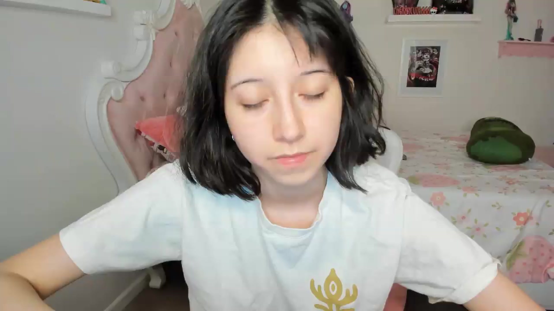 Gallery image thumbnail from Cherrycute666's myfreecams stream on, 07/30/2026, 11:20 image 12 of 20