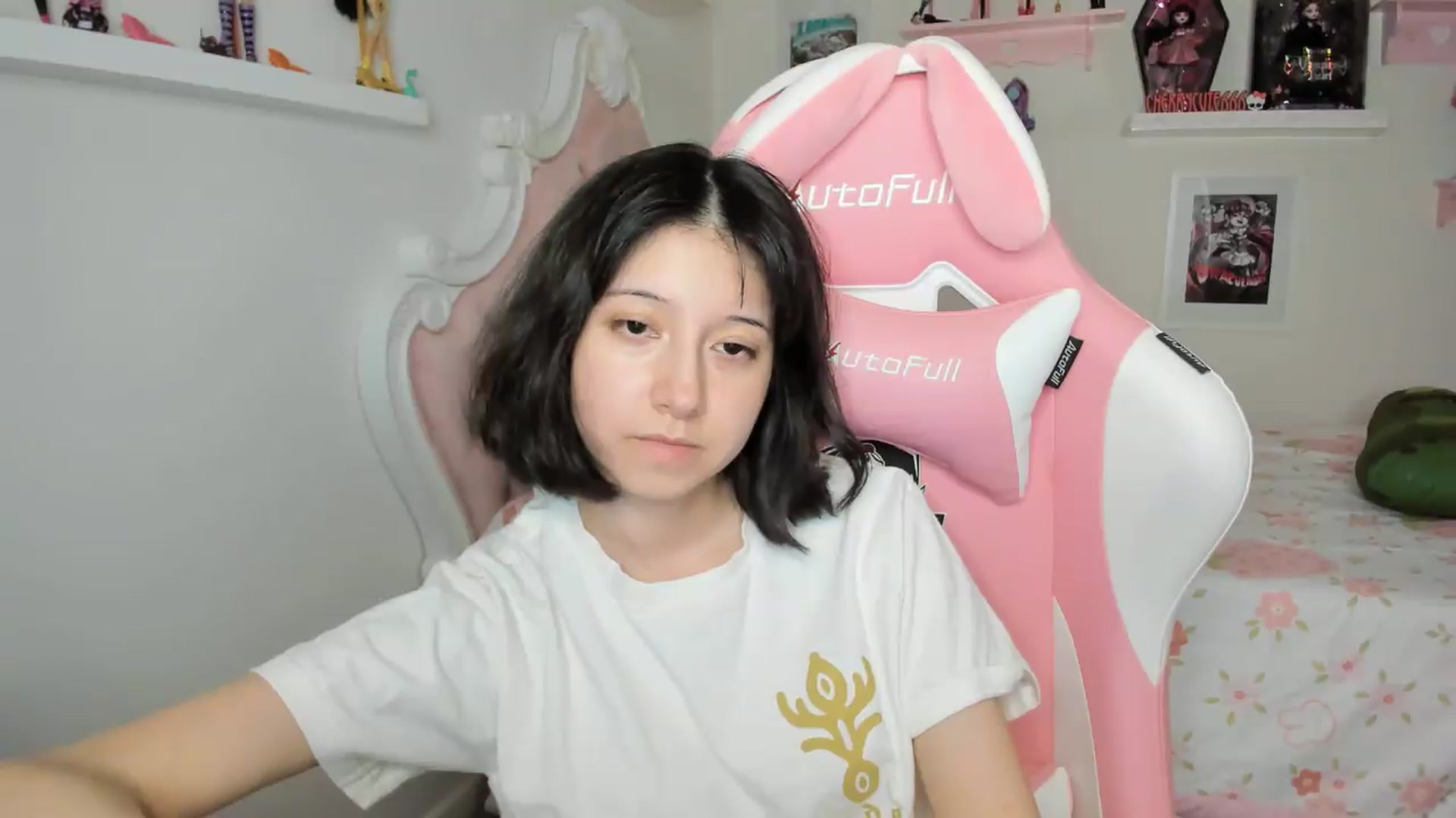 Gallery image thumbnail from Cherrycute666's myfreecams stream on, 07/30/2026, 11:20 image 18 of 20