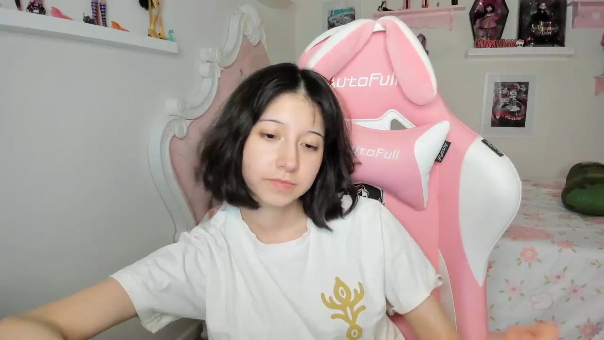 Gallery image thumbnail from Cherrycute666's myfreecams stream on, 07/30/2026, 11:20 image 19 of 20