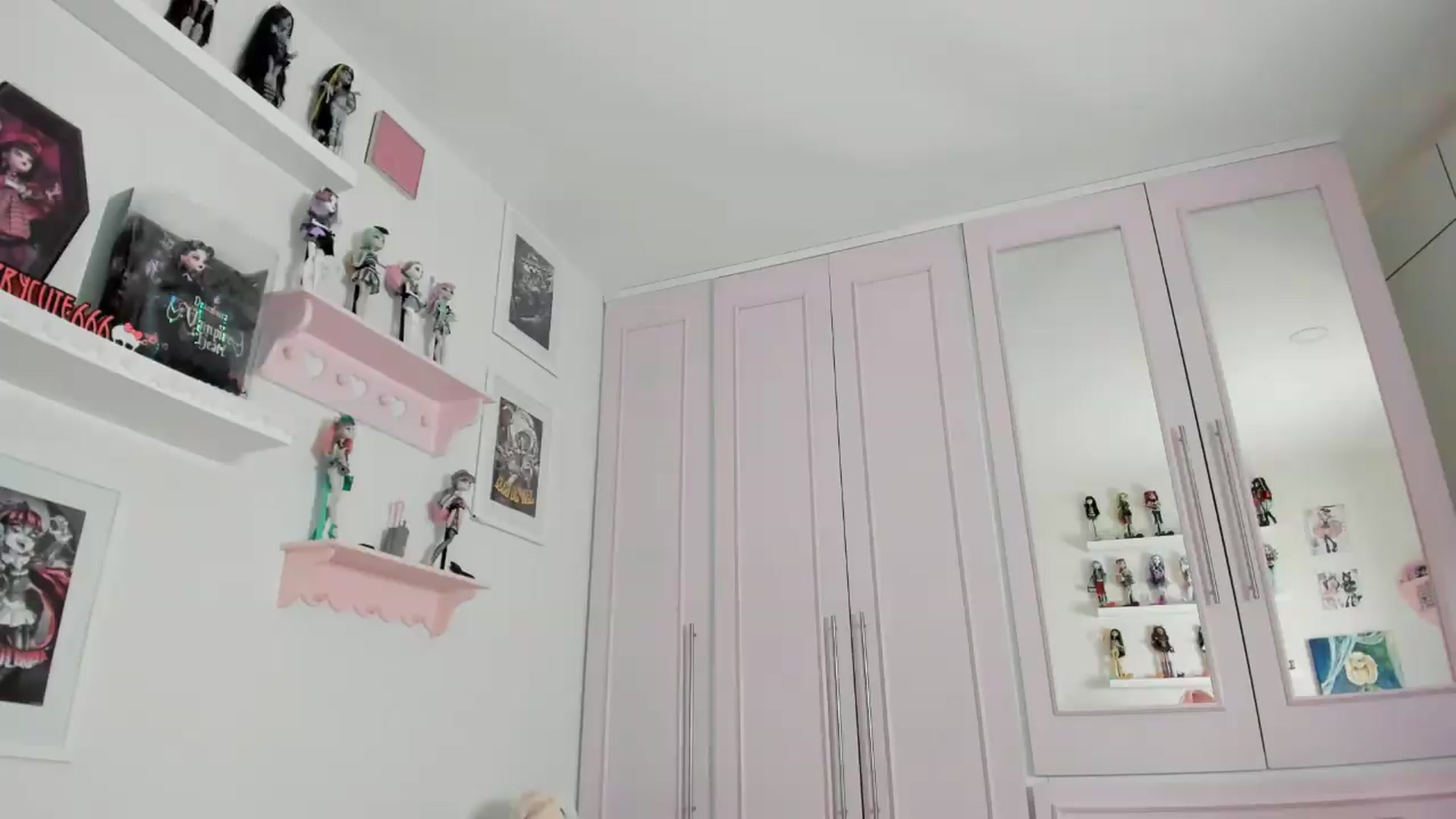 Gallery image thumbnail from Cherrycute666's myfreecams stream on, 07/31/2026, 06:51 image 16 of 20