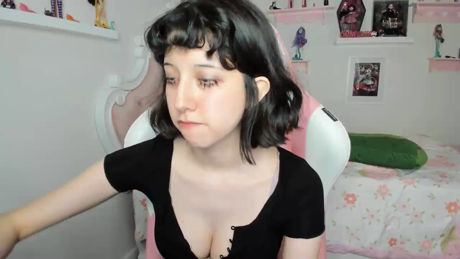 Gallery image thumbnail from Cherrycute666's myfreecams stream on, 07/31/2026, 06:51 image 3 of 20