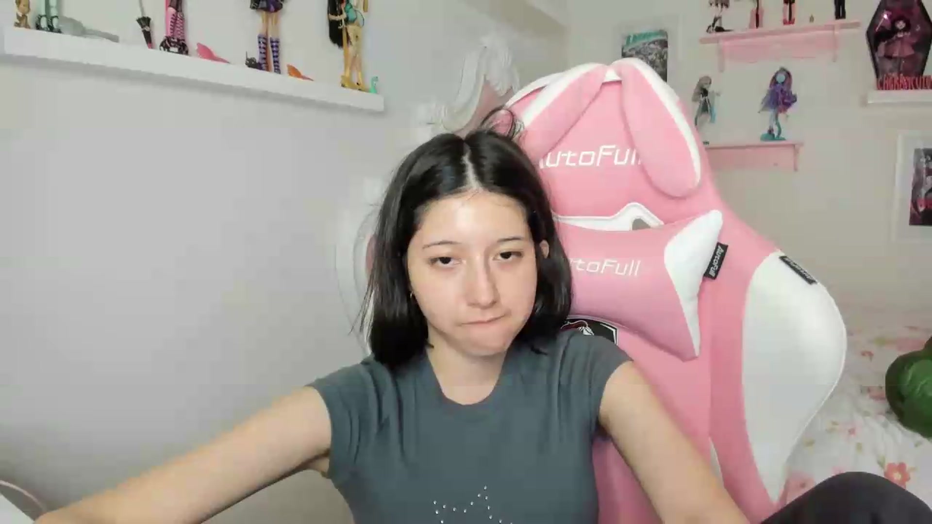 Gallery image thumbnail from Cherrycute666's myfreecams stream on, 08/01/2026, 10:28 image 10 of 20